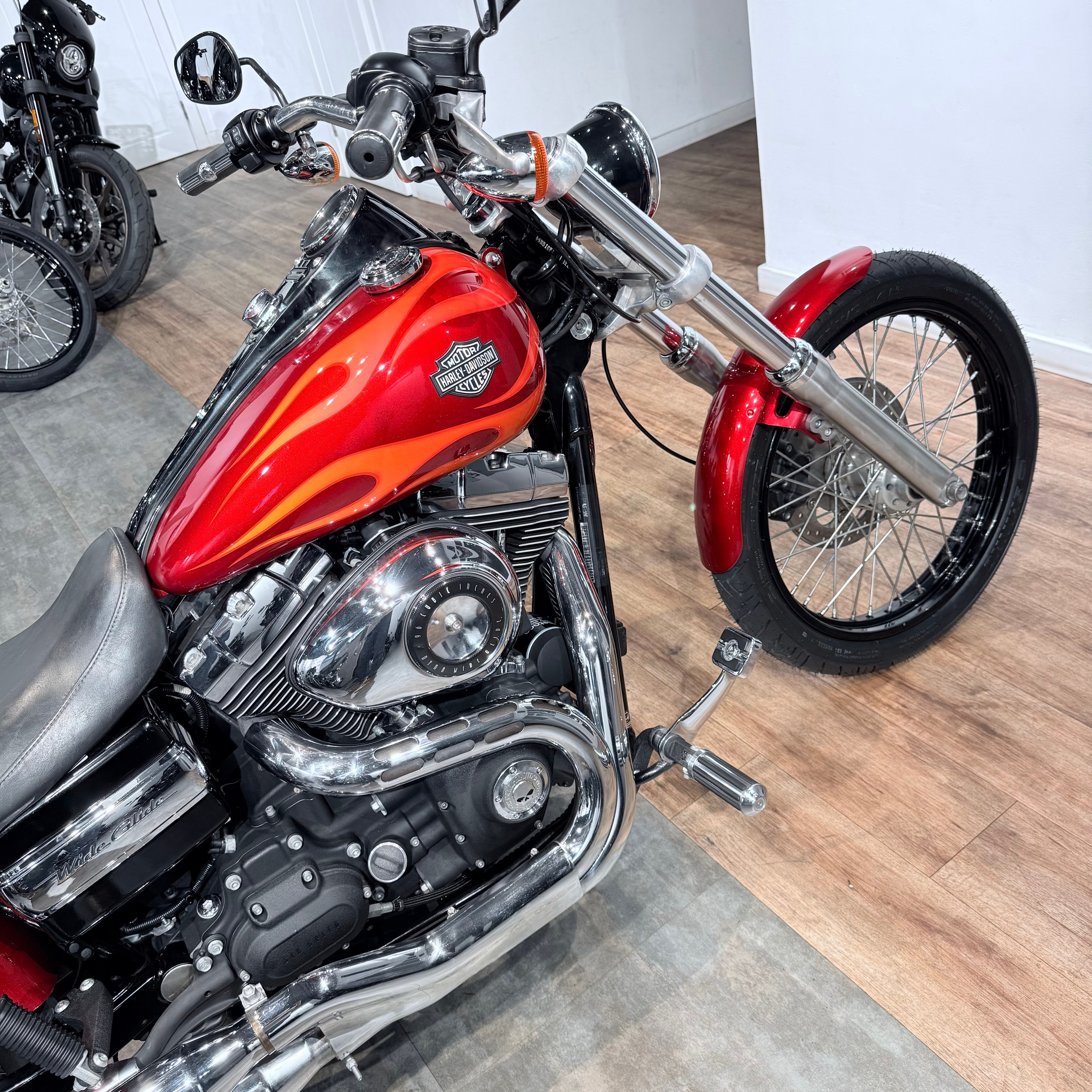2012 Dyna Wide Glide 96 Red Оrаngе Flames. Hello Davidson, Москва. Только хорошие мотоциклы…