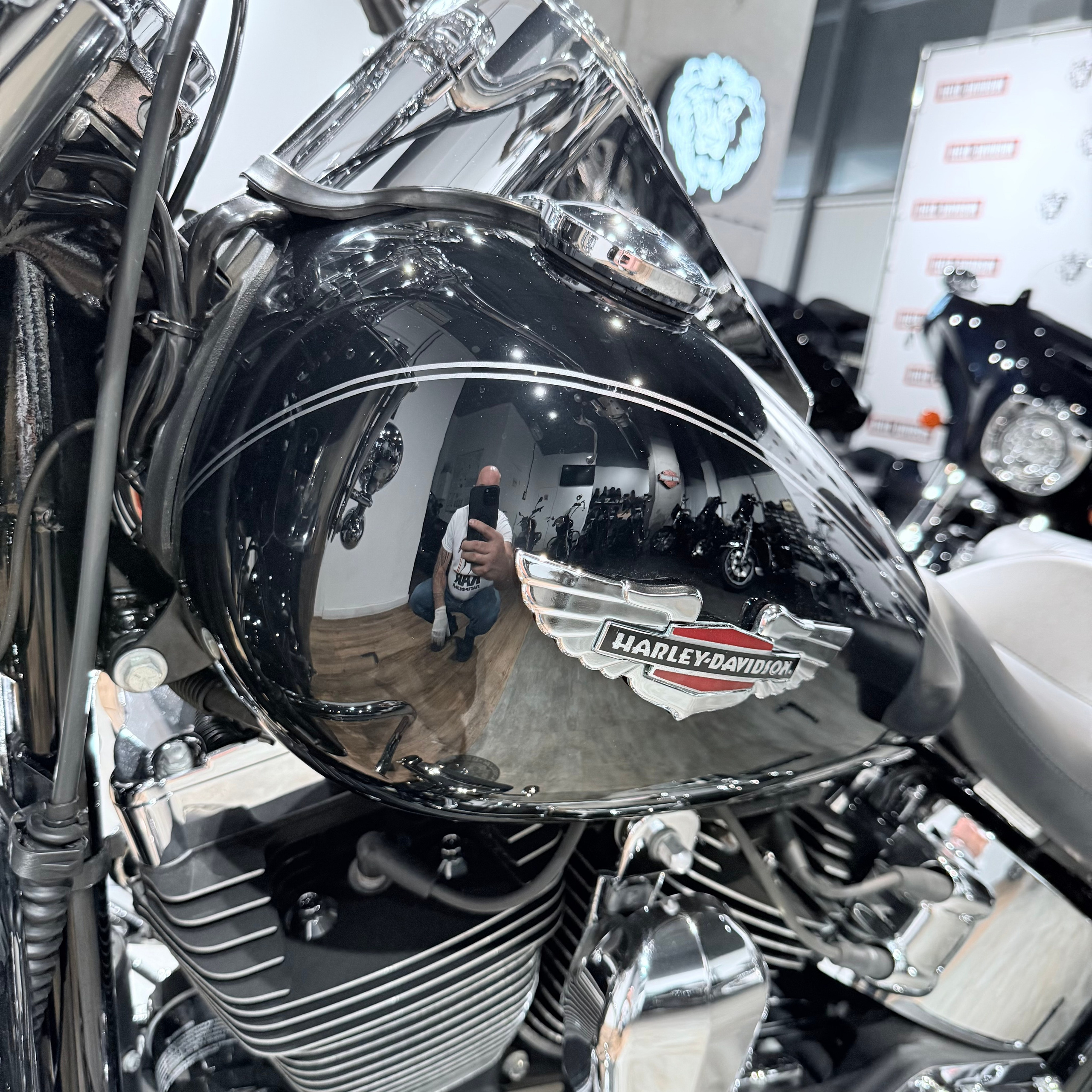 2011 Softail Deluхе АВS Vivd Black. Hello Davidson, Москва. Только хорошие мотоциклы…