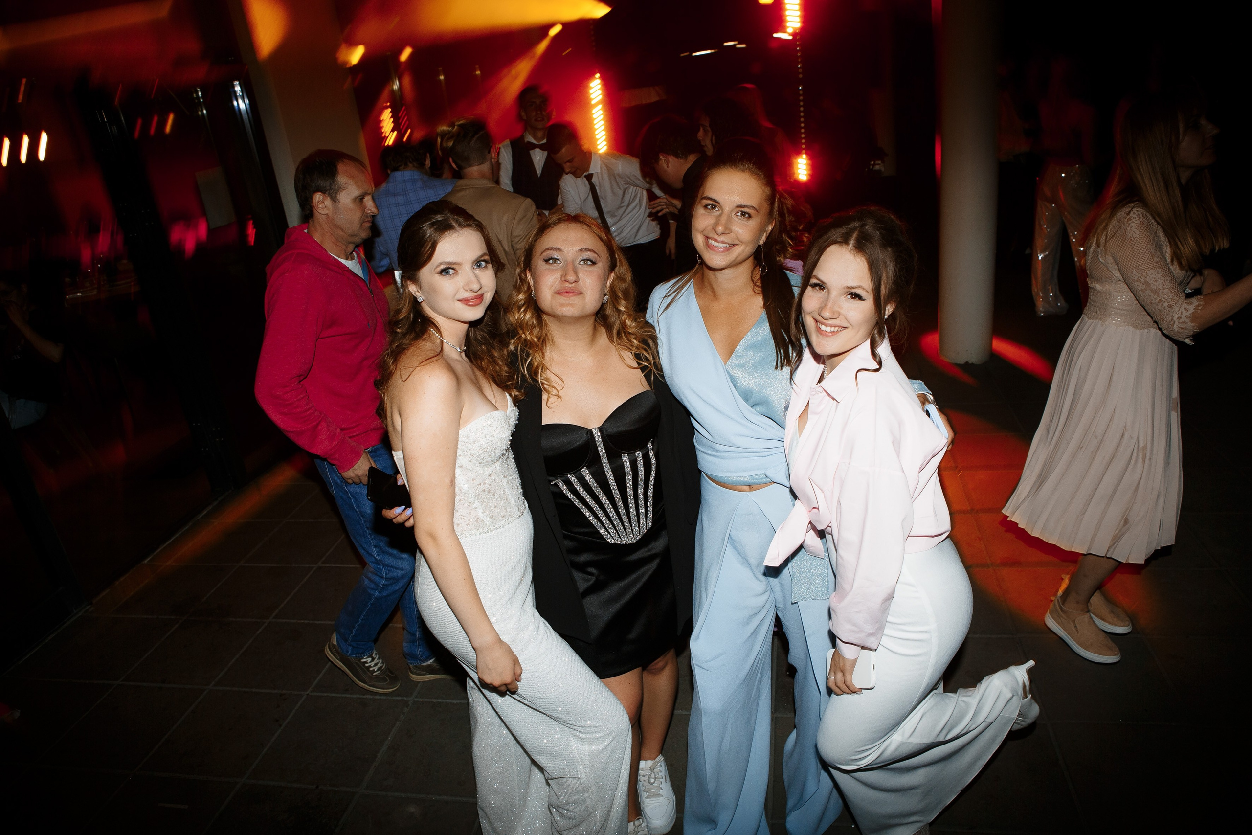 Выпускной Гимназия 12 2024 OpenHouse. Свадебный и портретный Фотограф в Липецке Дмитрий Котюков