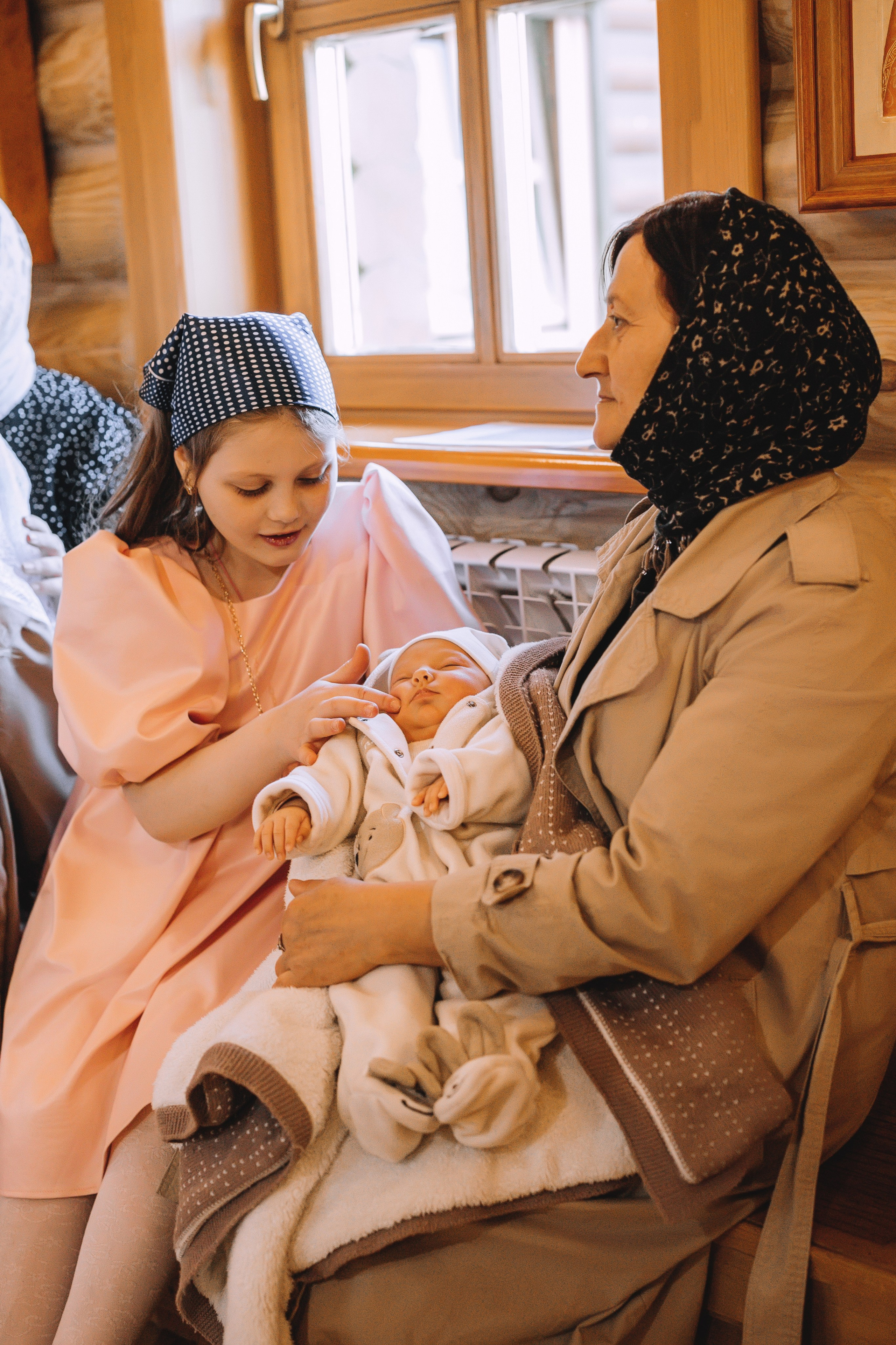 Крещение Елизаветы. Александр Антонов. Профессиональный свадебный, репортажный фотограф в Москве, Подольске. Фото+Видео на любой праздник