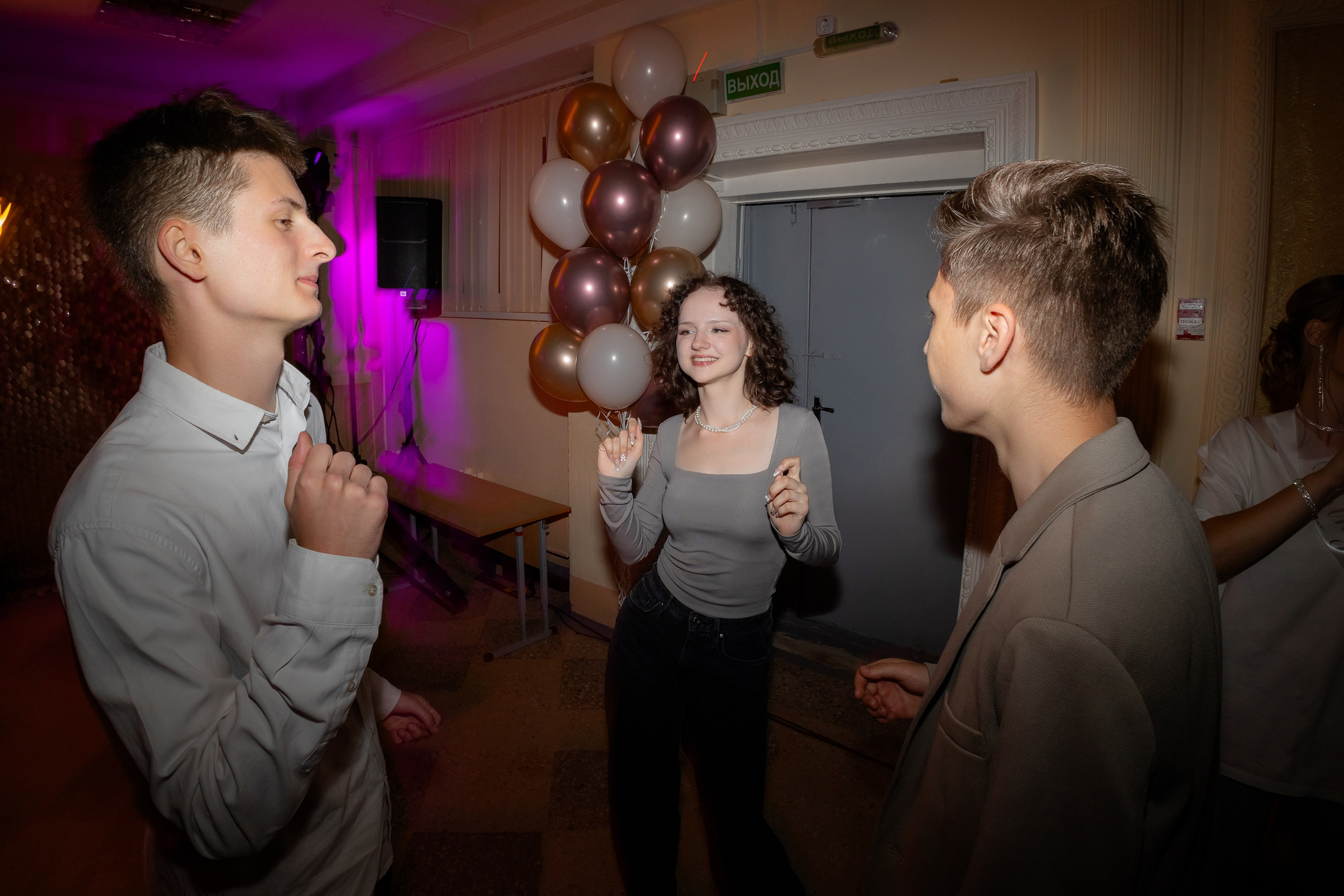 Школьный выпускной 2024 год в Соколе (Минск). Свадебный фотограф в Минске/Беларуси Сергей Спиридонов