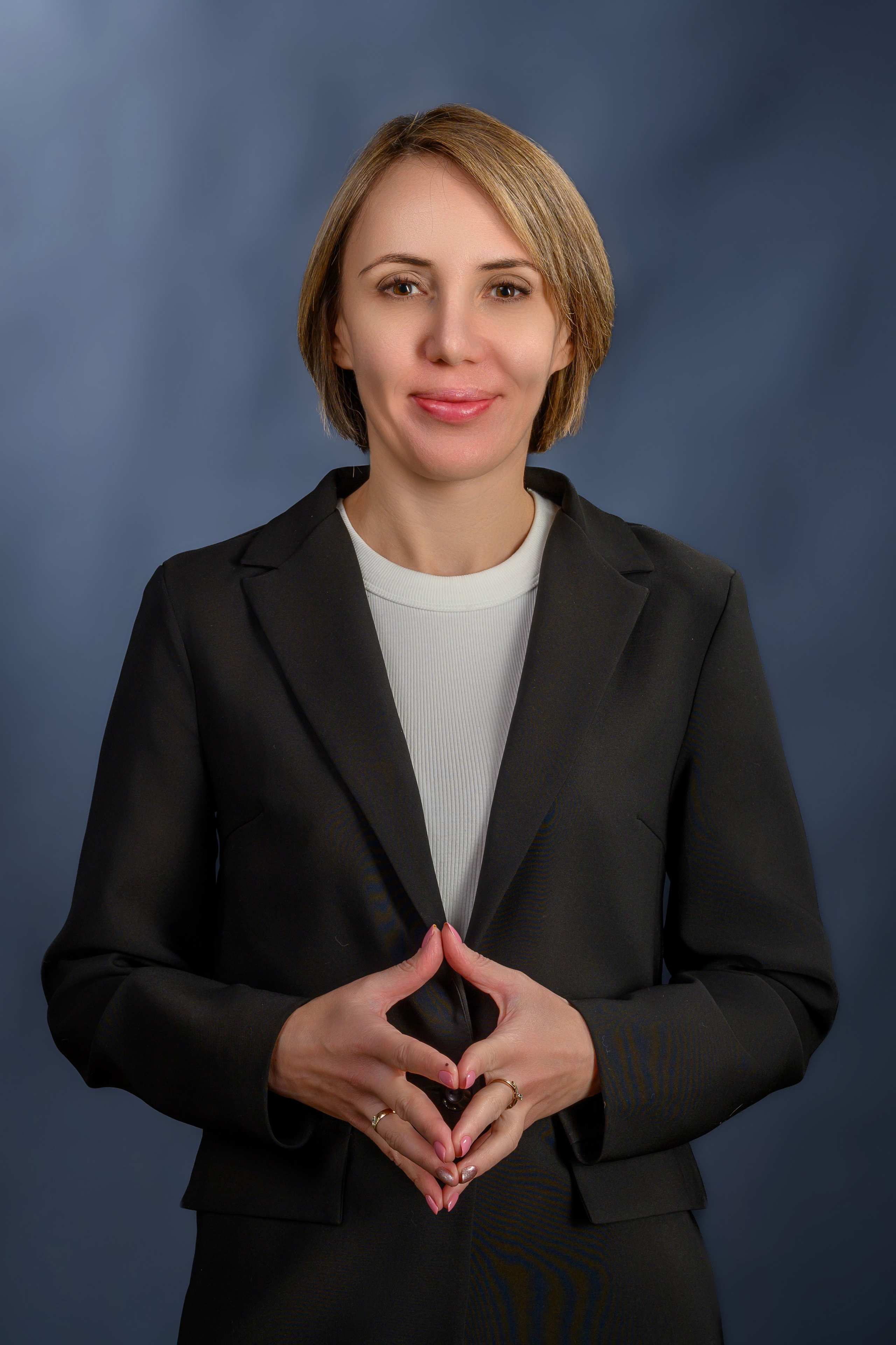 Анна, портретный фотосет. Фотограф Андрей Зикеев, фотостудия AzArt Studio в Москве