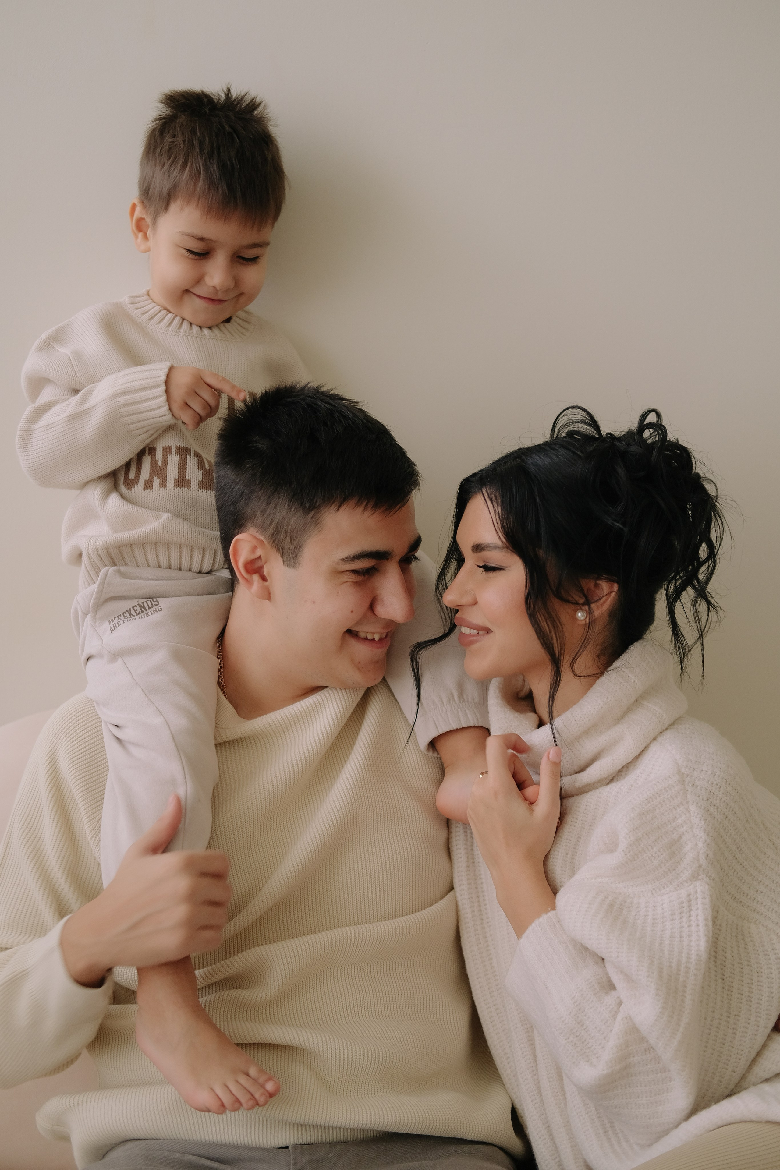 Семья Сенатос. Главная