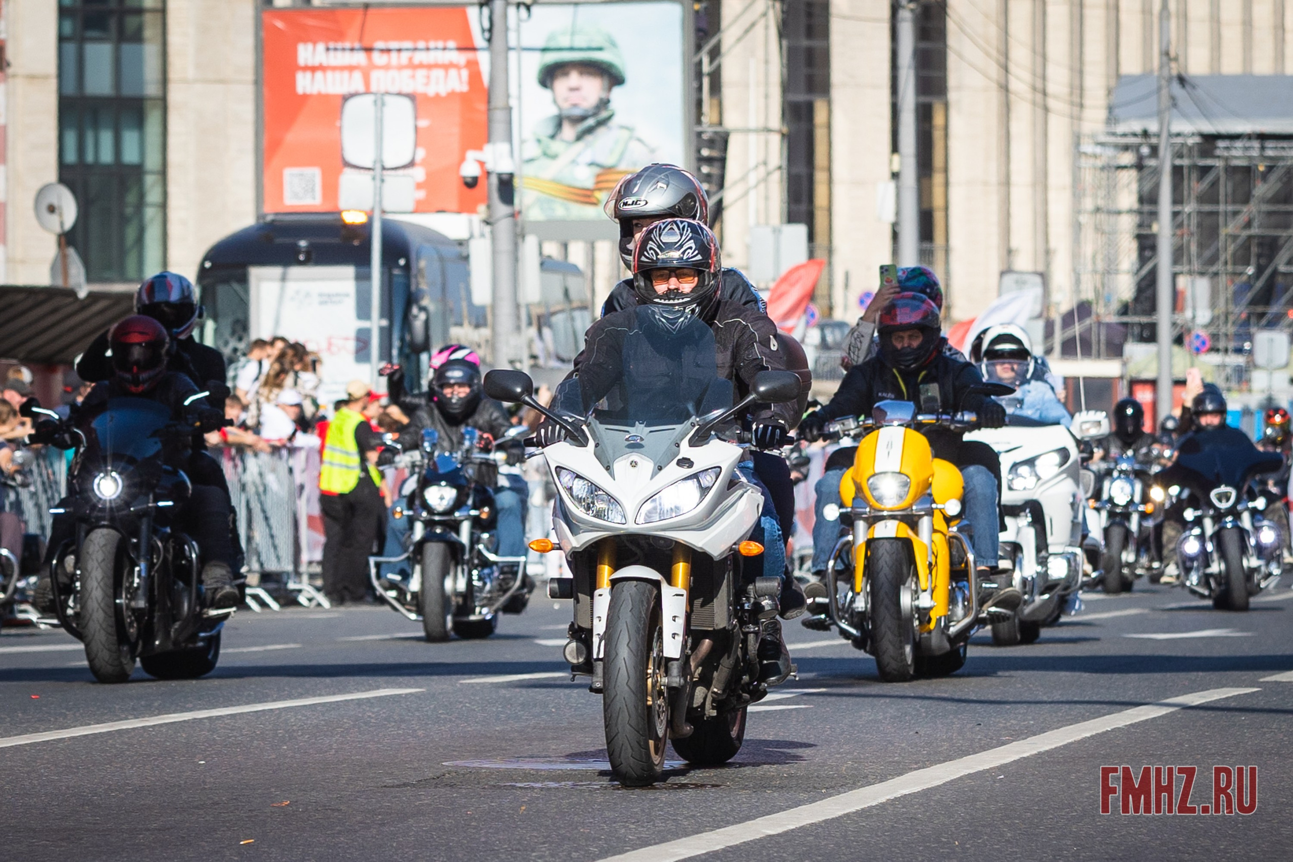 Закрытие Мотосезона 2023 на проспекте Академика Сахарова. Фотограф Владимир Охрименко