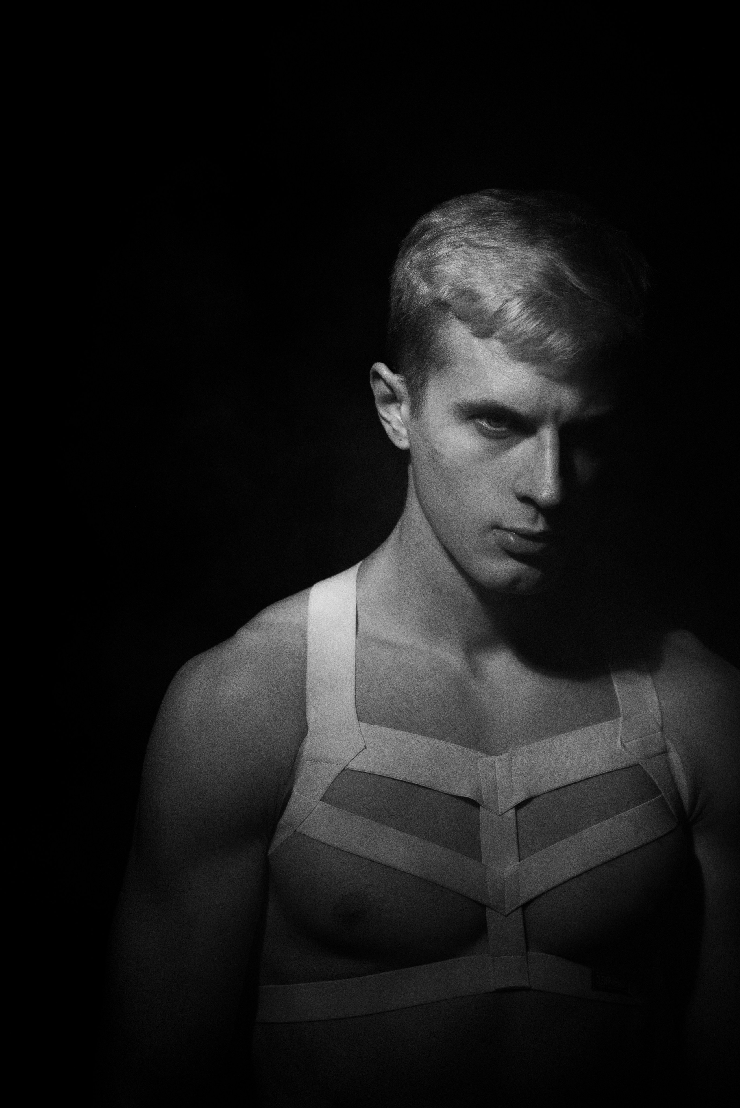 Егор/ню/18+. Портретный и архитектурный фотограф в Москве и Санкт-Петербурге