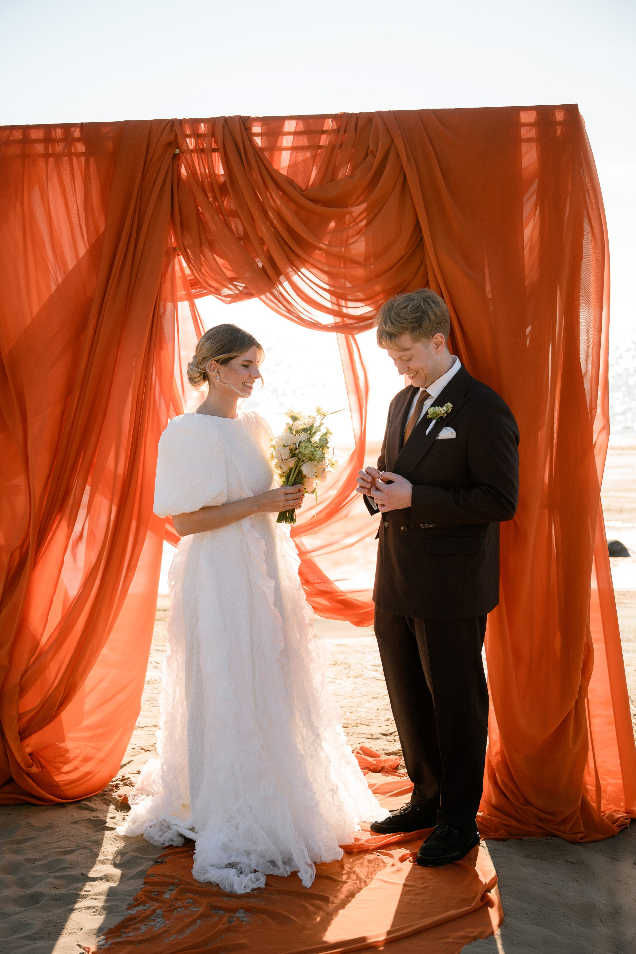На берегу залива. Свадебный фотограф в Санкт-Петербурге, Москве, СПб Сергей Поддубный