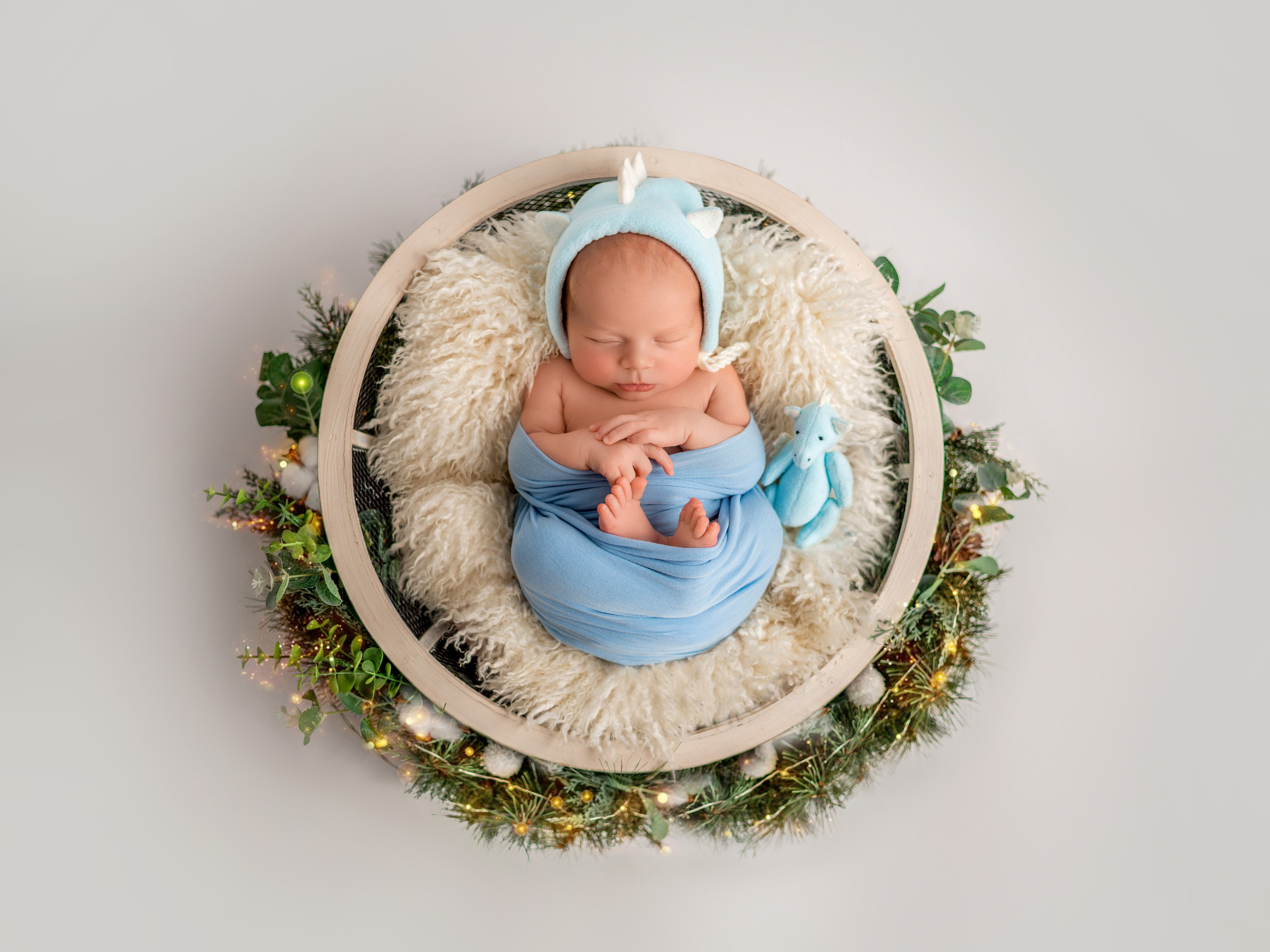 Новогодняя съёмка новорожденных в Краснодаре 2024. Фотограф новорожденных Краснодар Малышенко Надежда