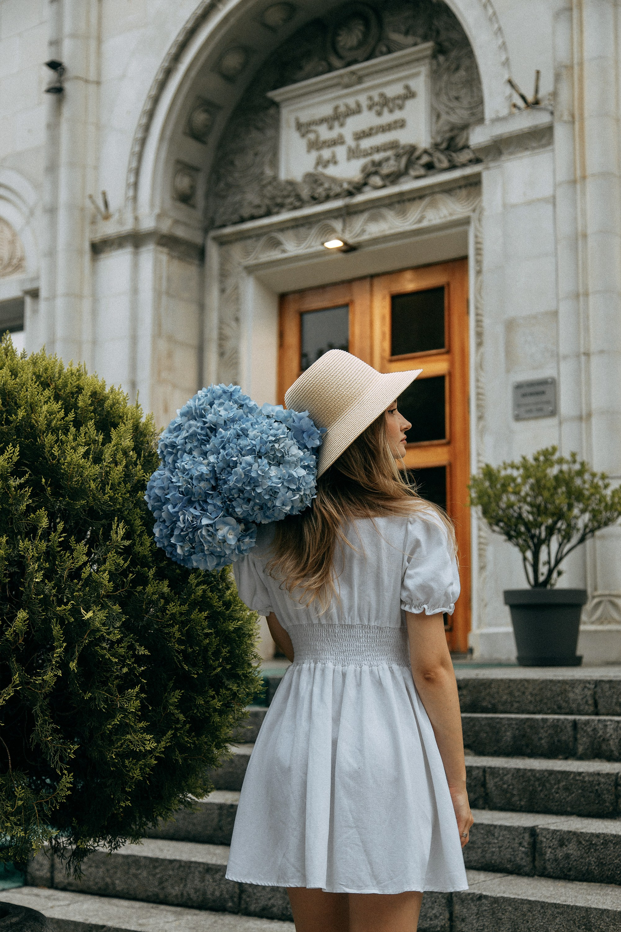 Фотосессия с гортензиями в Батуми