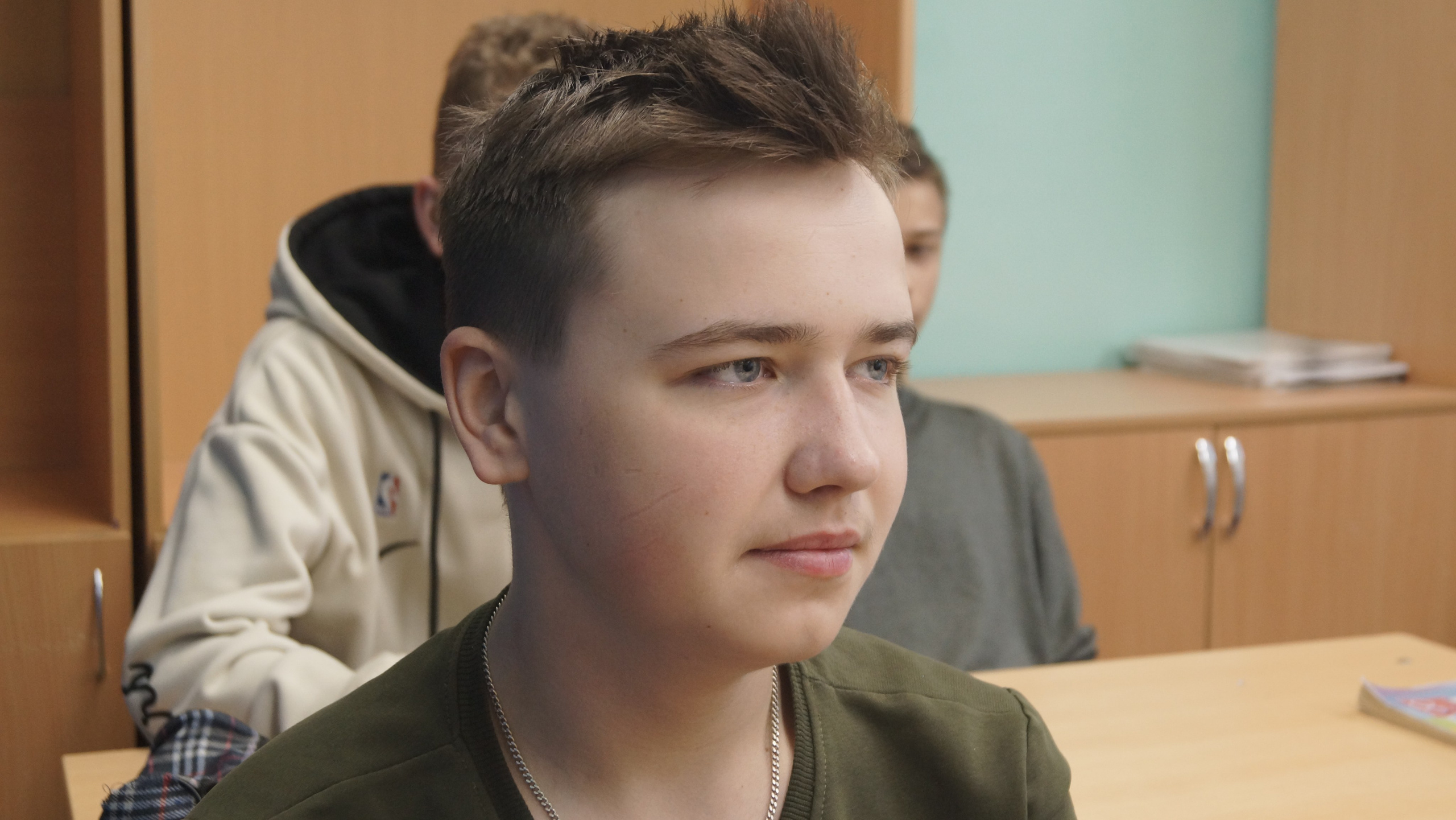 2024 Сретенская школа 8 класс портреты. Городок на Волге