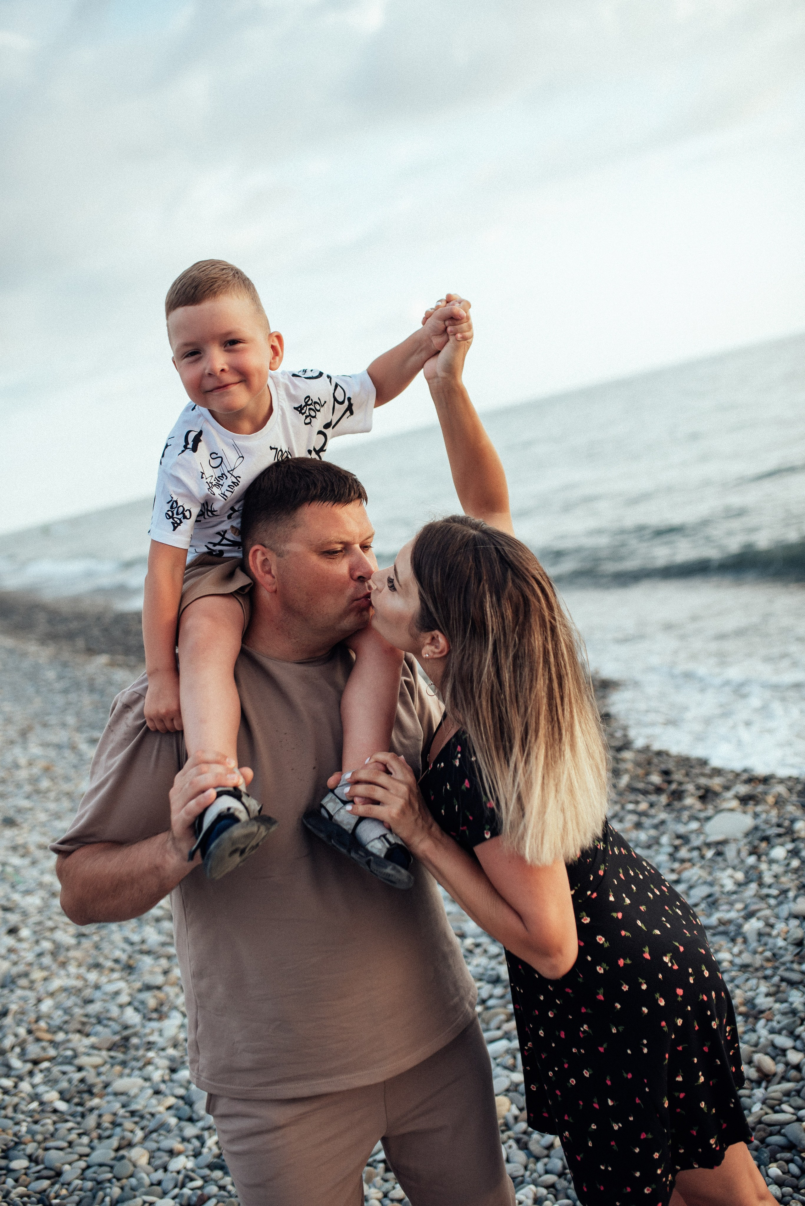Семейная Фотосессия на соре в Сочи Лазаревской, Лос, Дагомысе, Адлере. Фотограф в Сочи — Маргарита Поганова