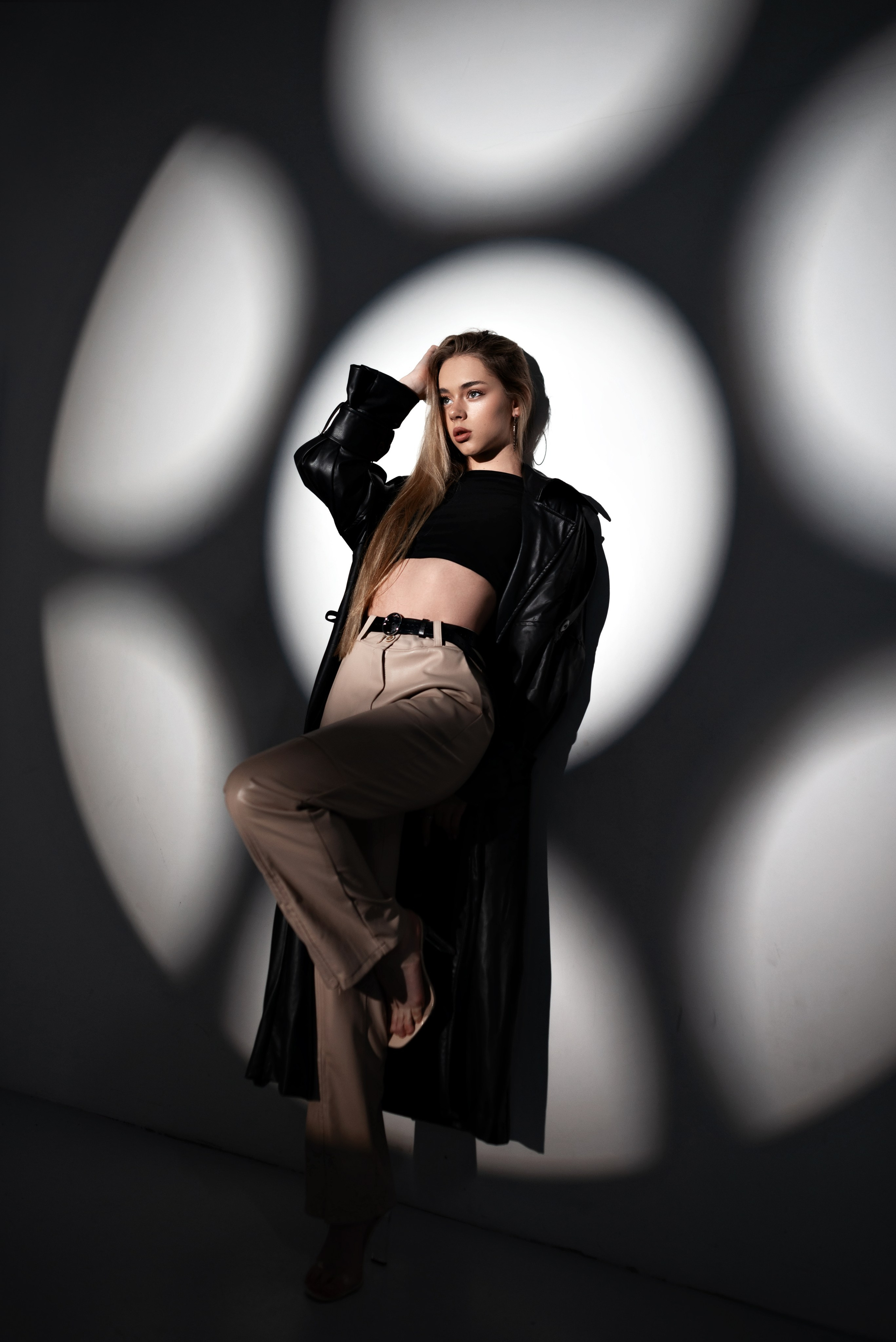 Фотосъемка в белье и черном плаще. Фотограф в Витебске Сергей Томашев