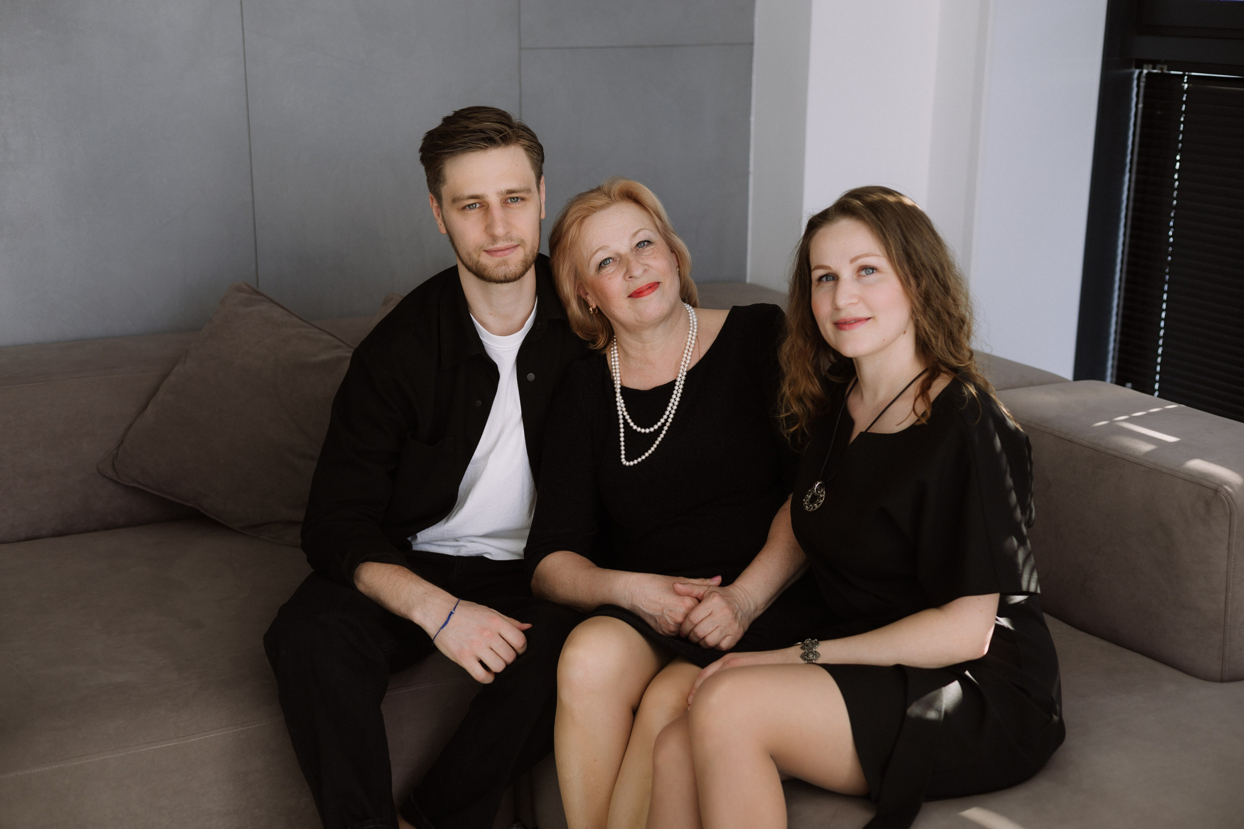 Студийная. Большая семья. Фотограф Уфа Башкирия Мухаметянова Алина. Свадебный семейный портретный