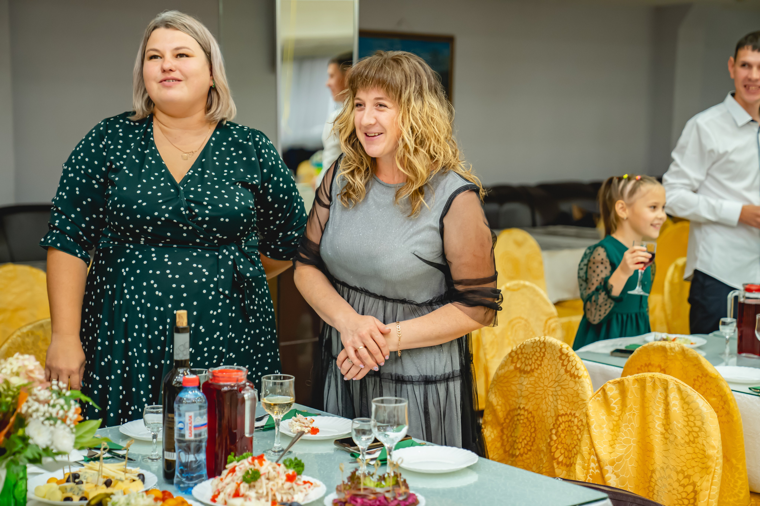 Осенняя Свадьба 2024. Занимаюсь профессиональной фотографией и живу рядом с Байкалом. Работаю в разных жанрах