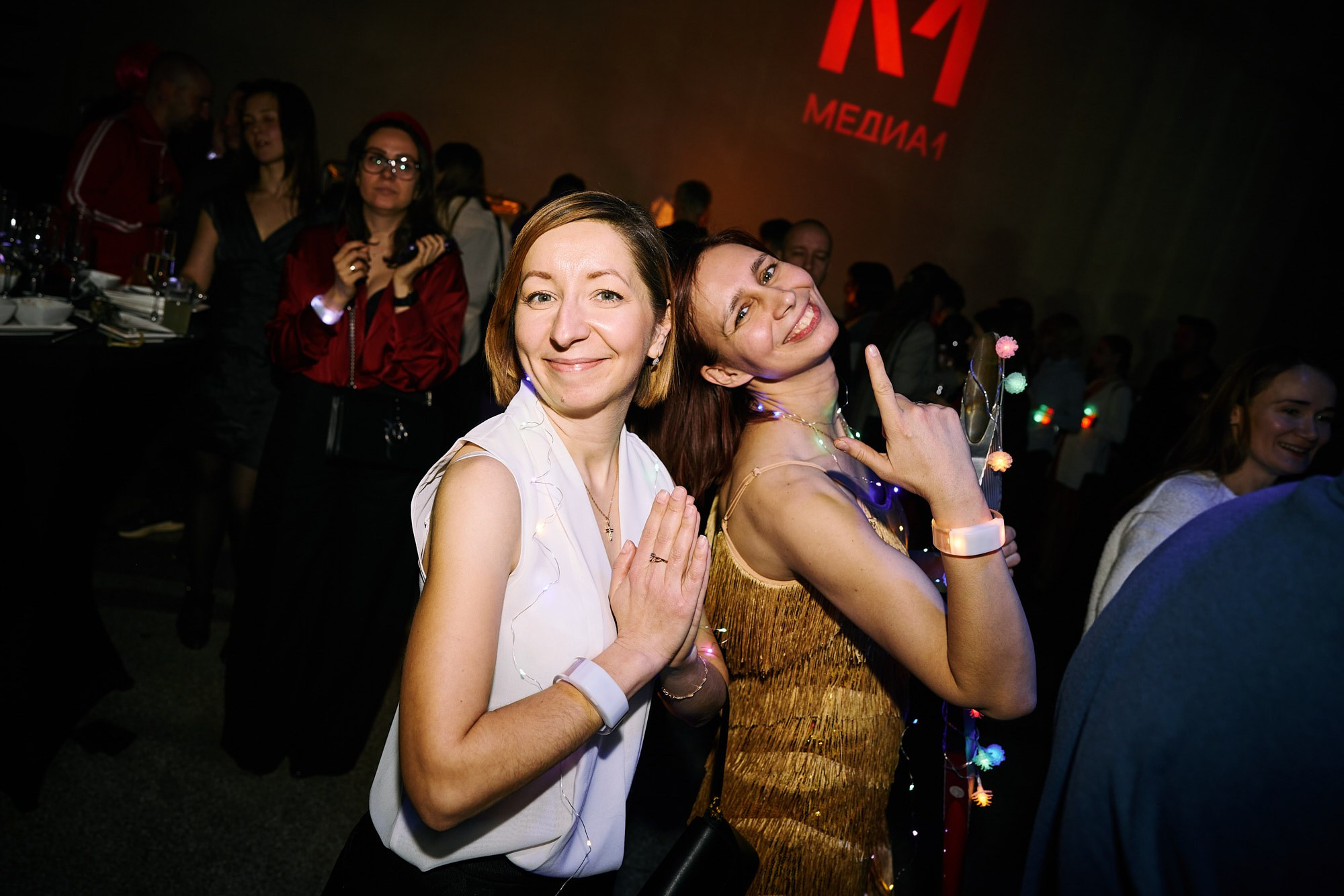 Фотограф на корпоративе «Медиа1» — репортажная съёмка делового праздника. Репортажный фотограф в Москве — Дмитрий Тарасов | Съёмка мероприятий, концертов, корпоративов