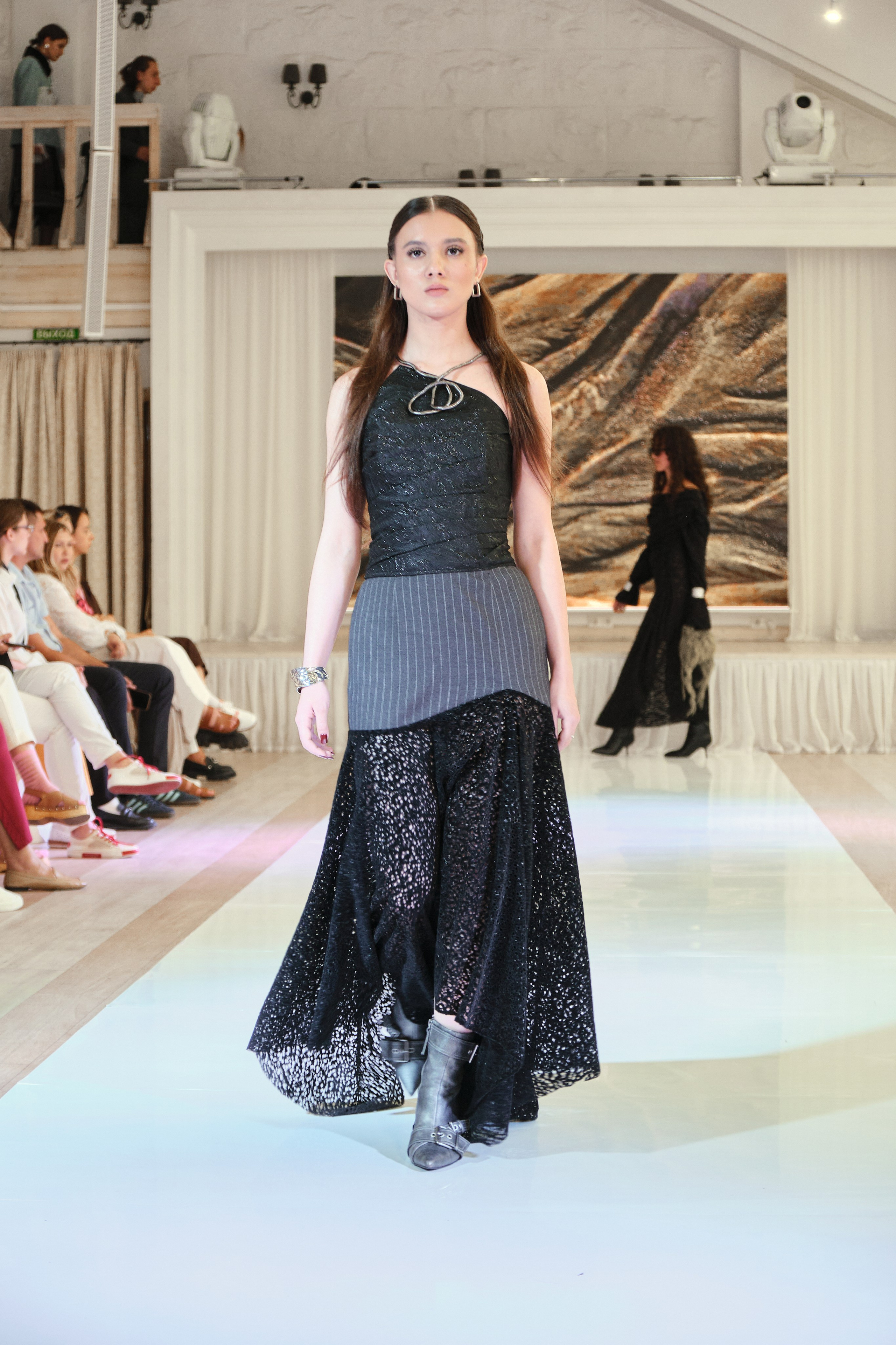 Показ Косыгина. Фэшн фотограф Арина Эльюс в Новосибирске