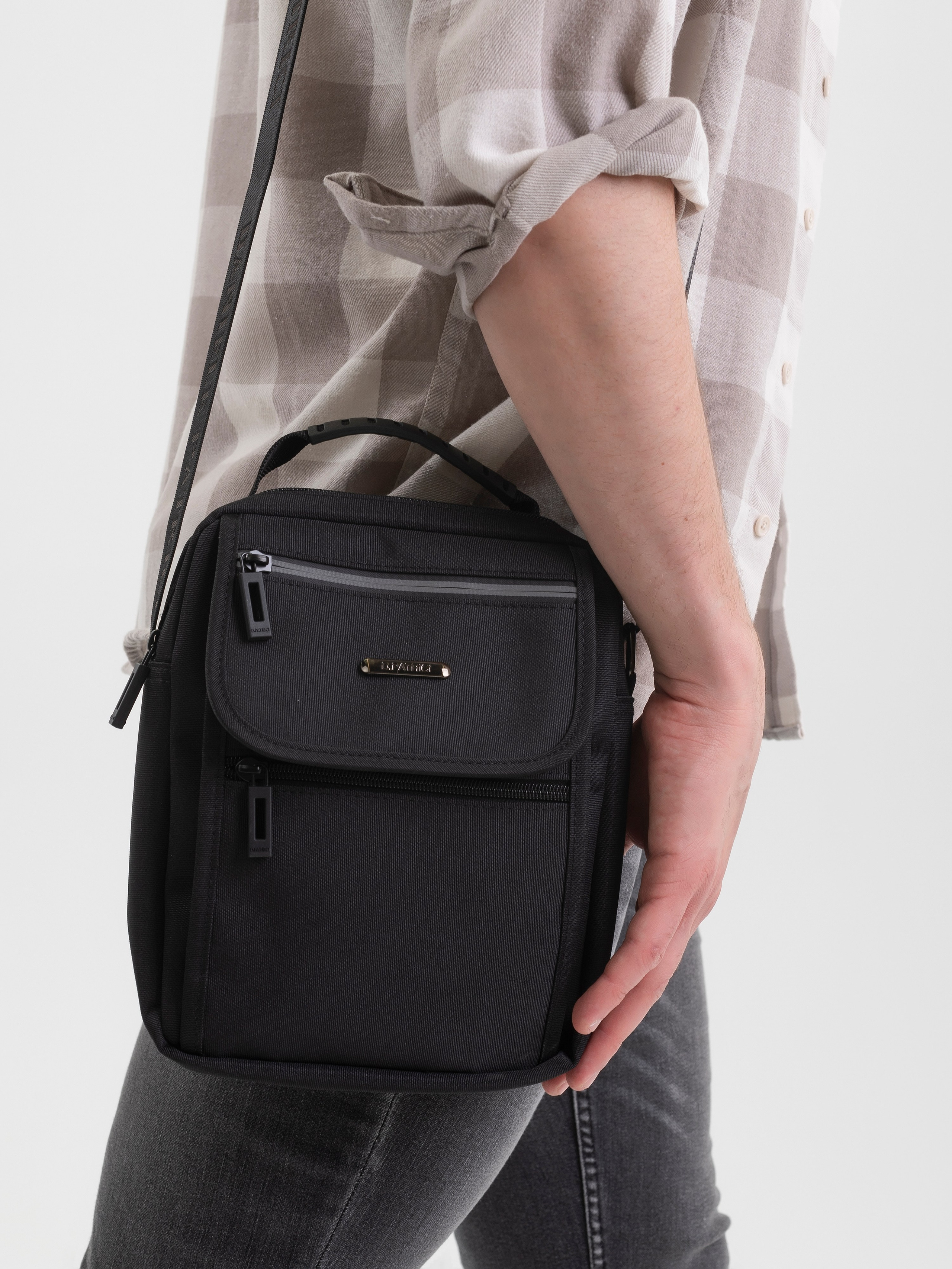 КАТАЛОГ СУМОК KARI. Фотограф