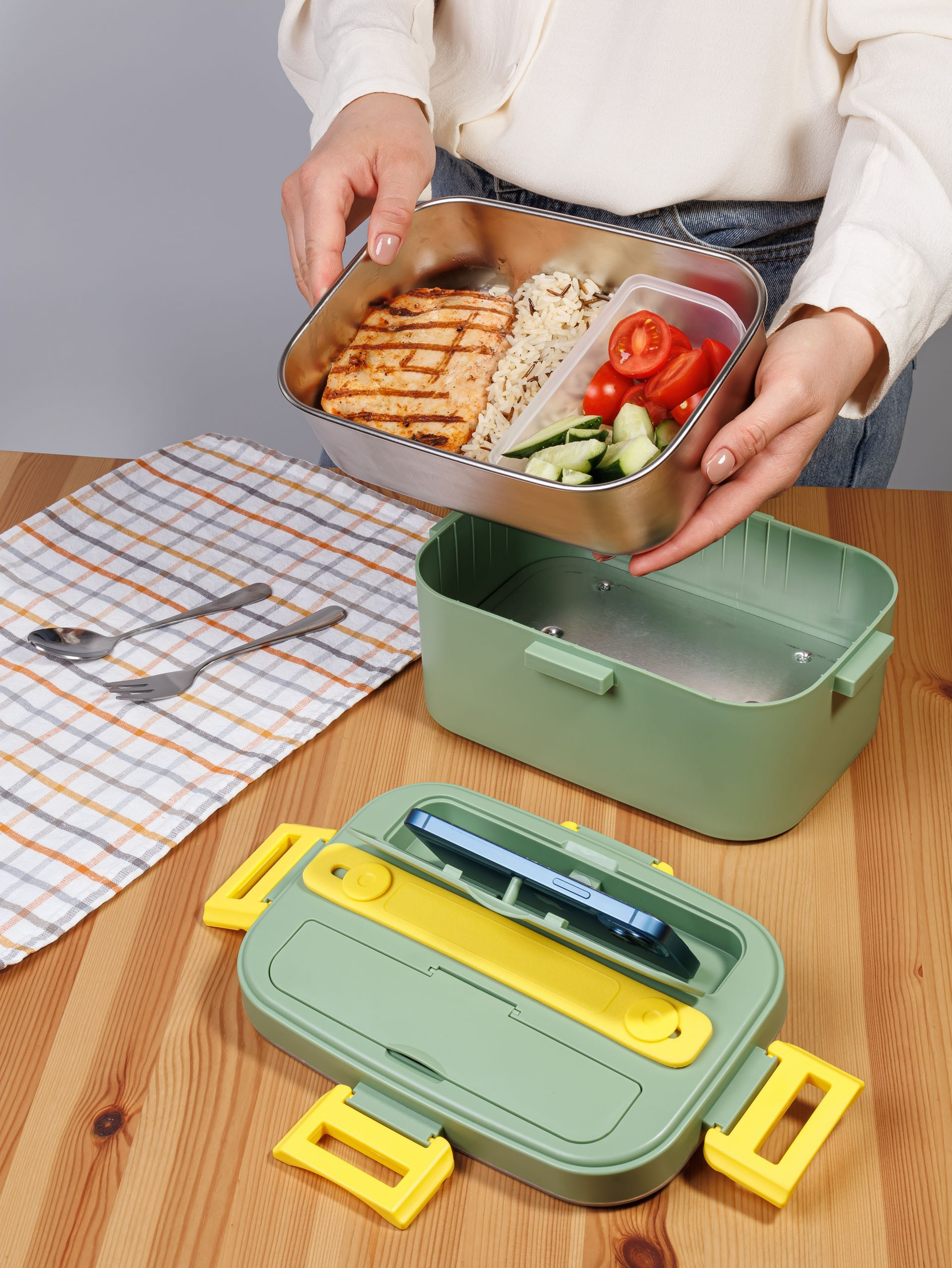 Фото и видео для маркетплейсов, премиум-студия Константина Фадеева