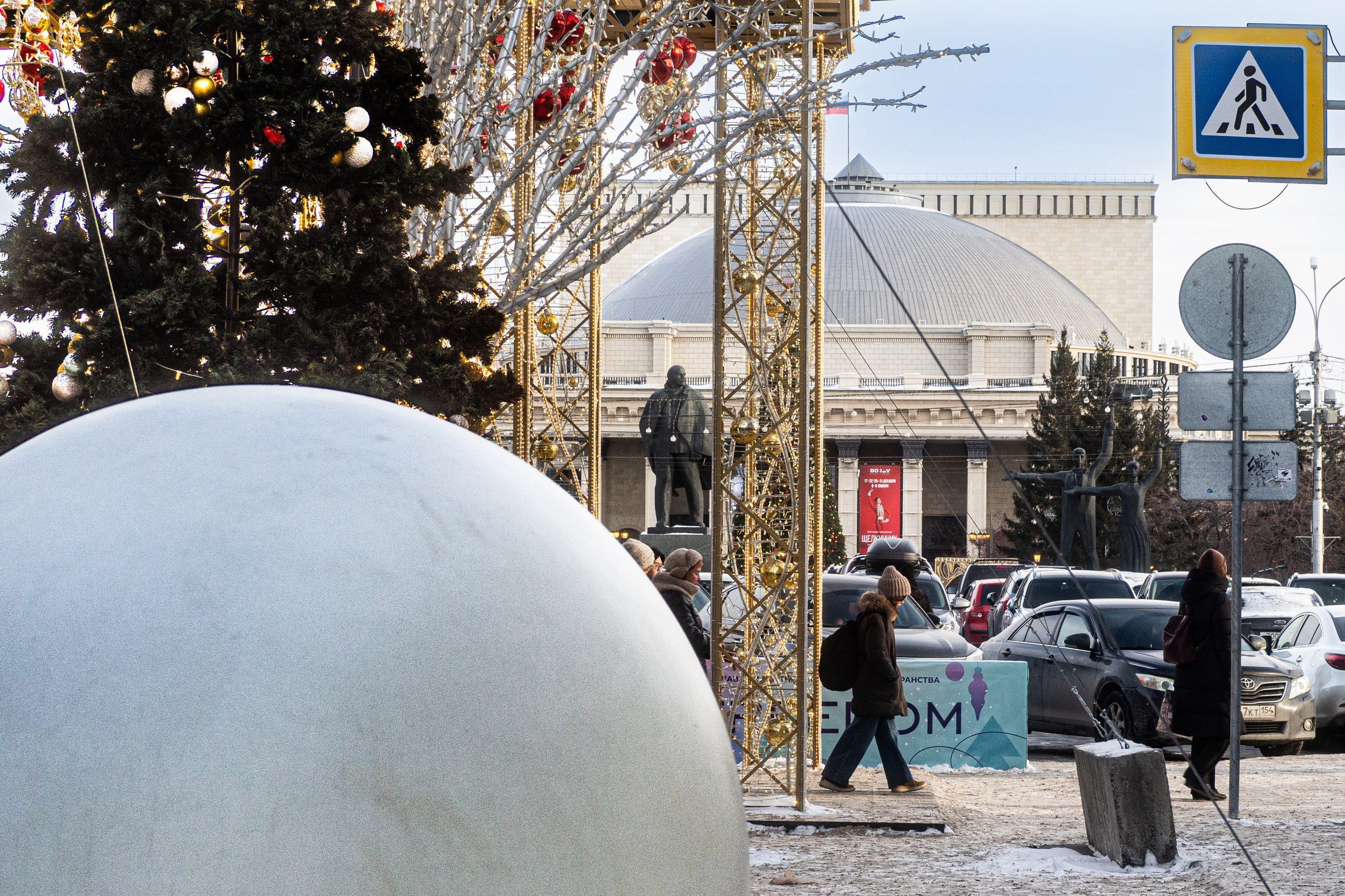 36 видов Театра оперы и балета. Фотограф Алексей Школдин. Новосибирск