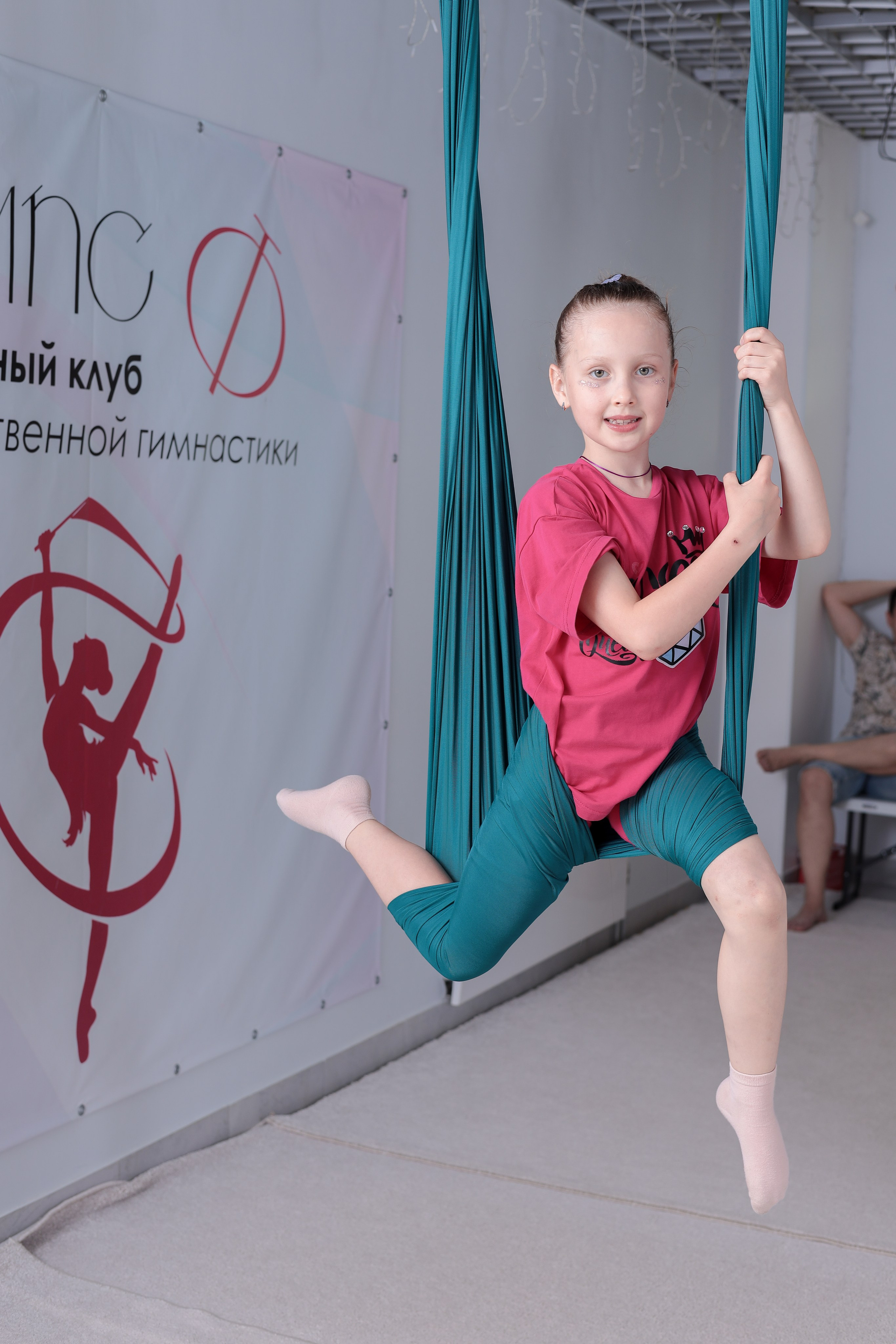 Детская аэройога. Фотограф Надршина Лилия