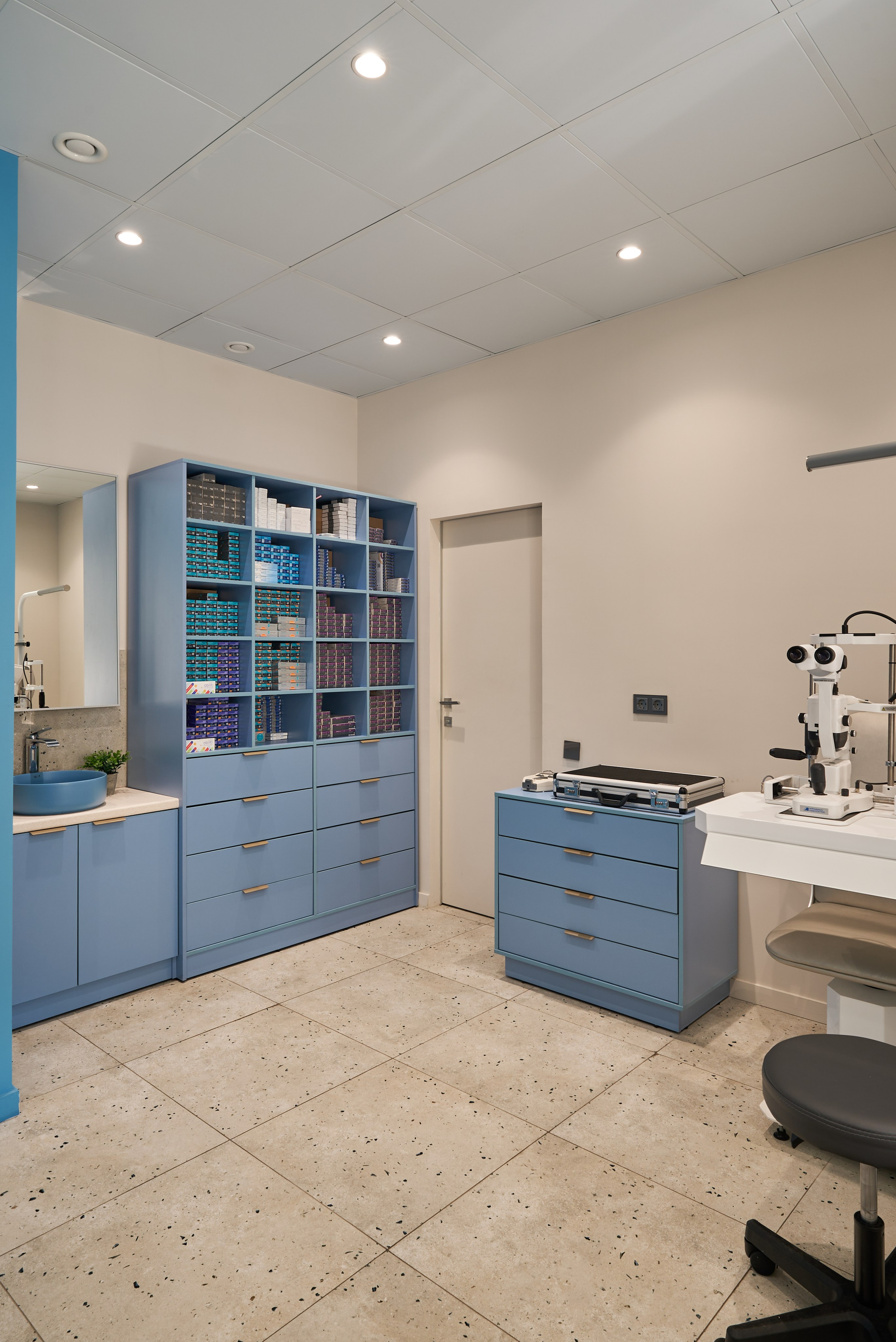 Небесно-голубой и капибара: оптика в Москве (Публикация My Decor). Бояршинов Антон Интерьерный фотограф/видеограф Москва