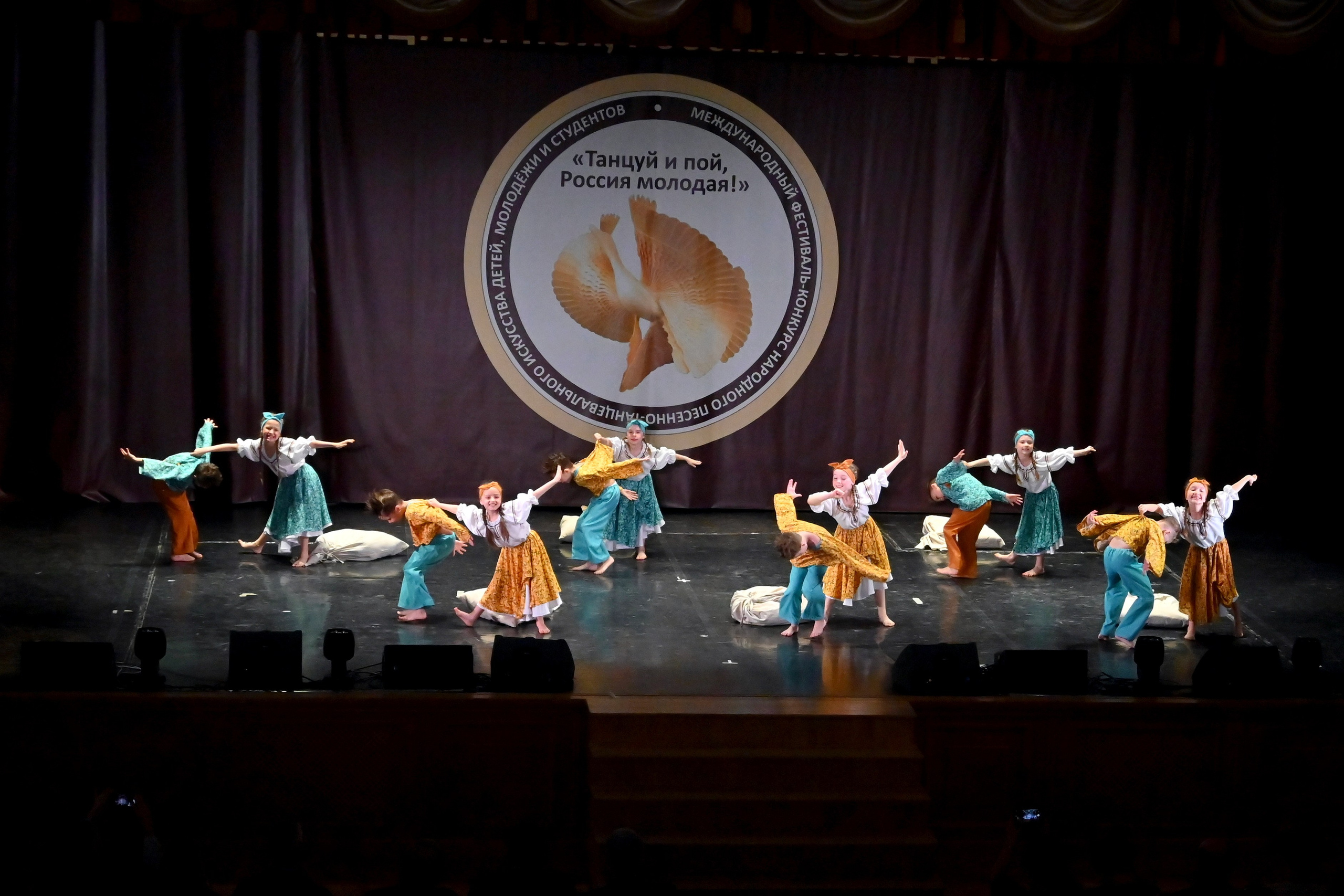 Гала-концерт. Танцуй и пой, Россия Молодая! 22.04.2024. Профессиональный фотограф в Москве Алёна Котова