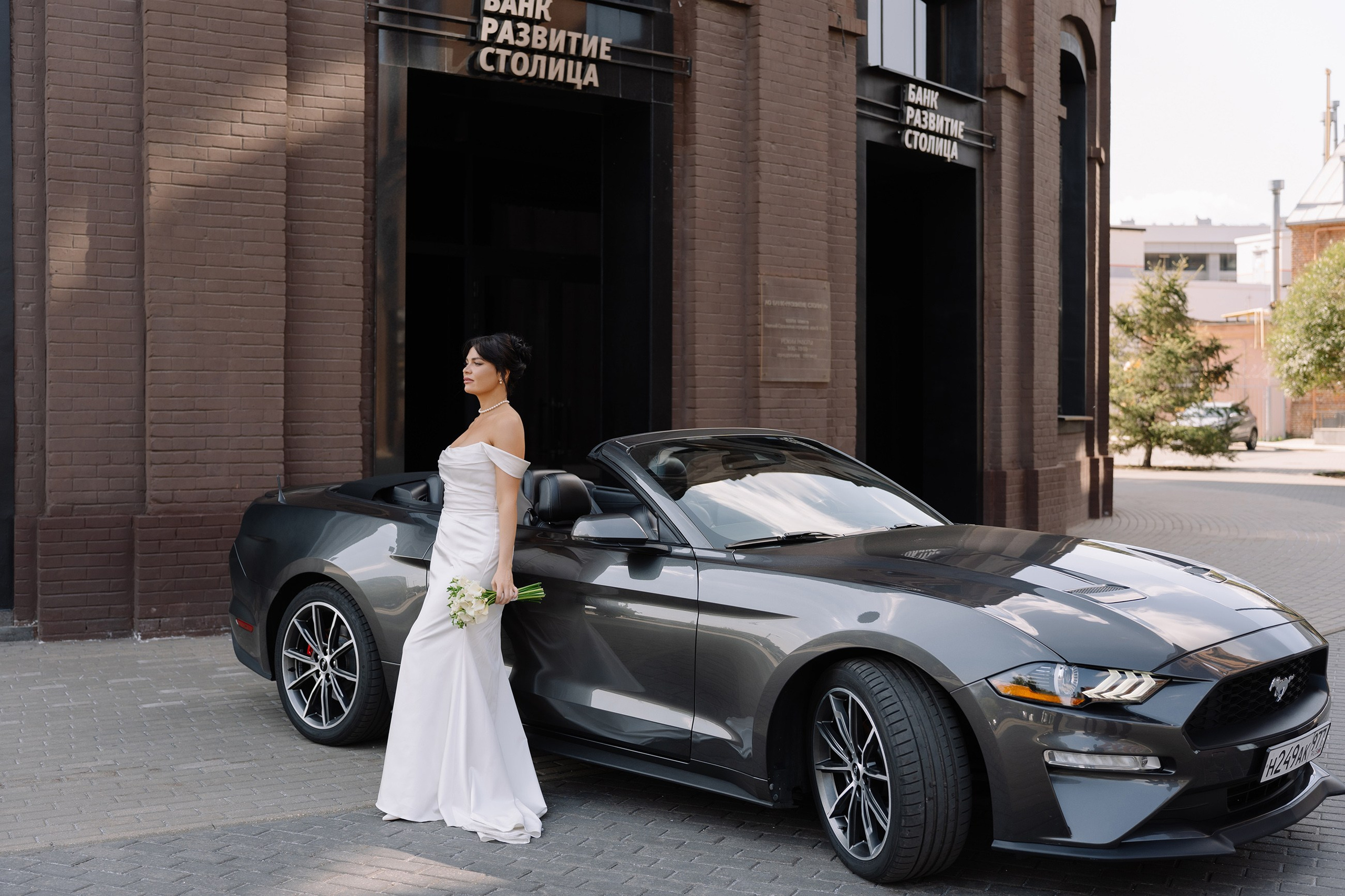Свадебная фотосессия с кабриолетом. Свадебный и семейный фотограф в Москве Светлана Зоткина