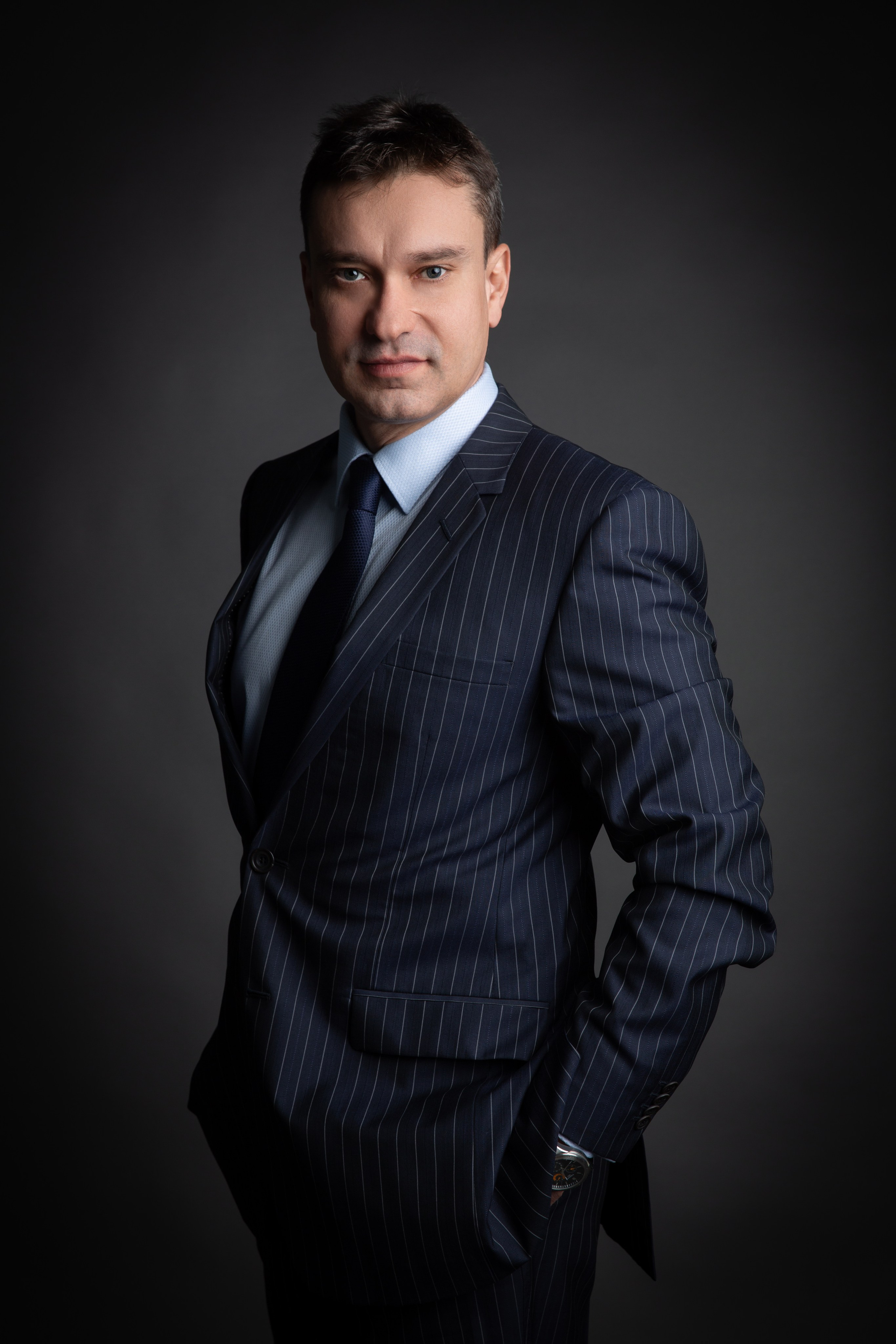 Мужской портрет. Контент фотограф для экспертов в соцсетях Алена Собора Москва