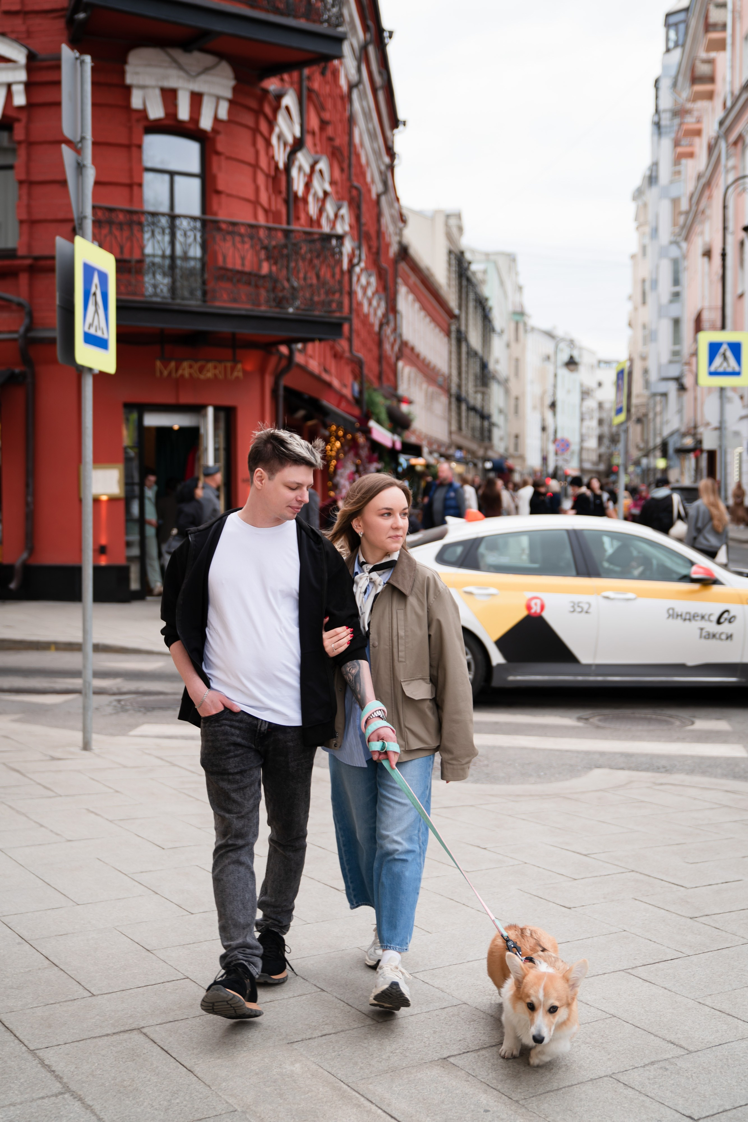 Прогулка на Патриарших прудах. Свадебный фотограф Вера Климова