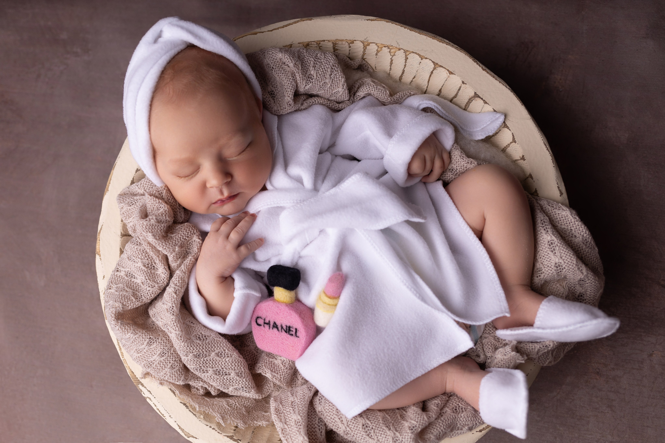 Классическая фотосессия малыша. Фотограф новорожденных малышей в Омске и Омской области Эльвира Камаева