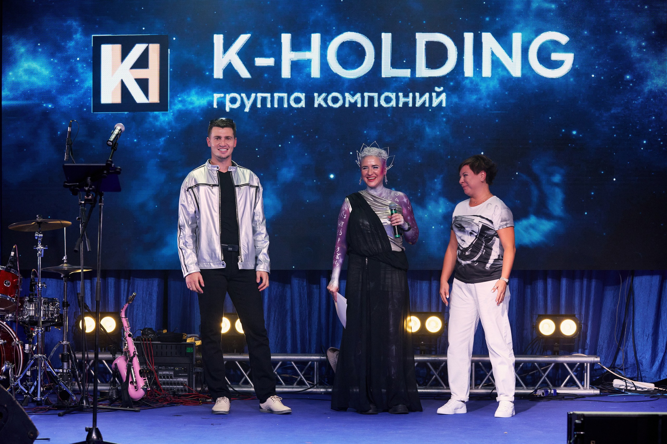 Космический новый год / K-Holding. Другой взгляд на фотографию