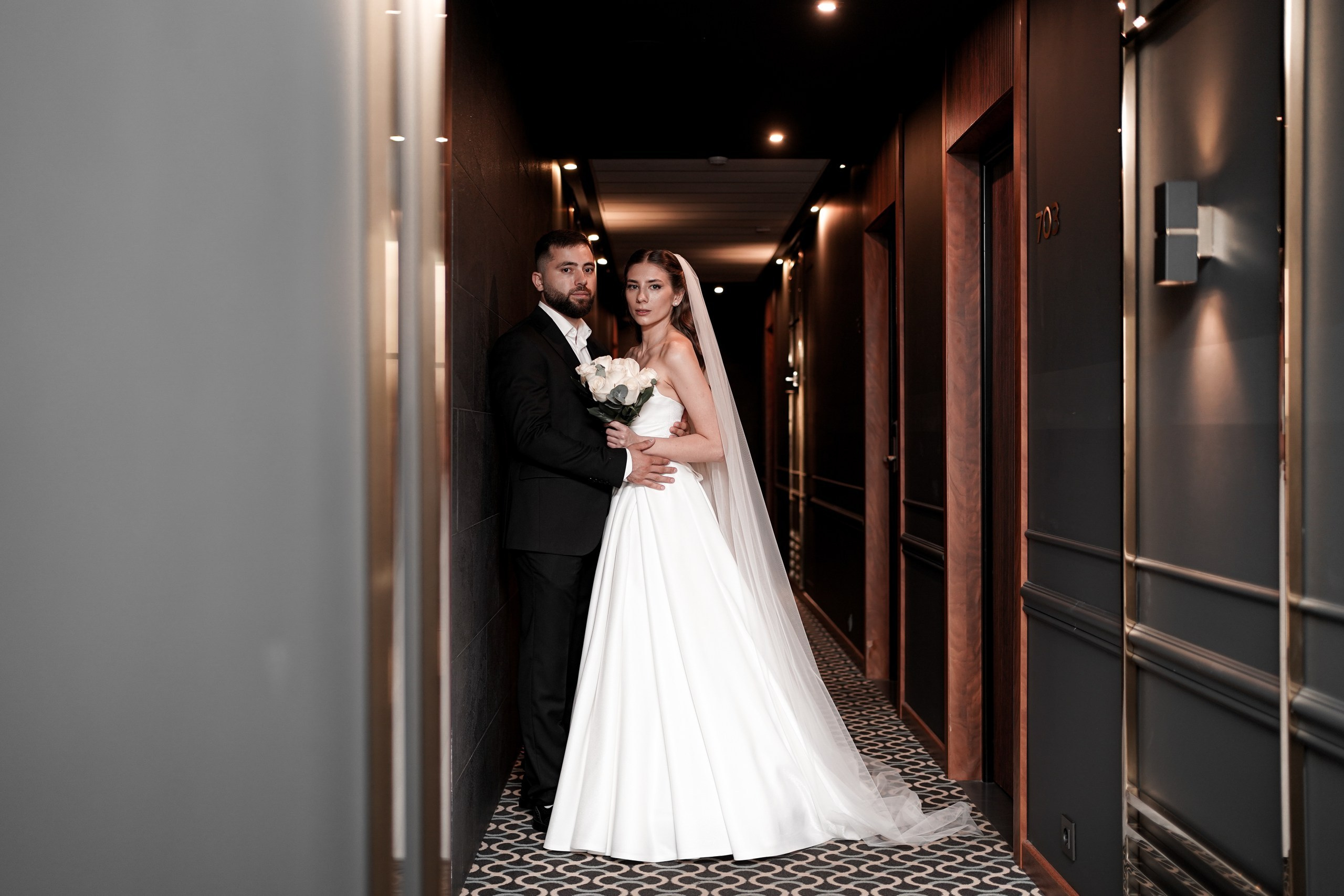 Виктория и Тарон в отеле Арка. Свадебный фотограф Ростов-на-Дону. Свадебный фотограф в Ростове-на-Дону. Таинство Крещения и Венчания, семейные фотосессии. Алёна Чёботова