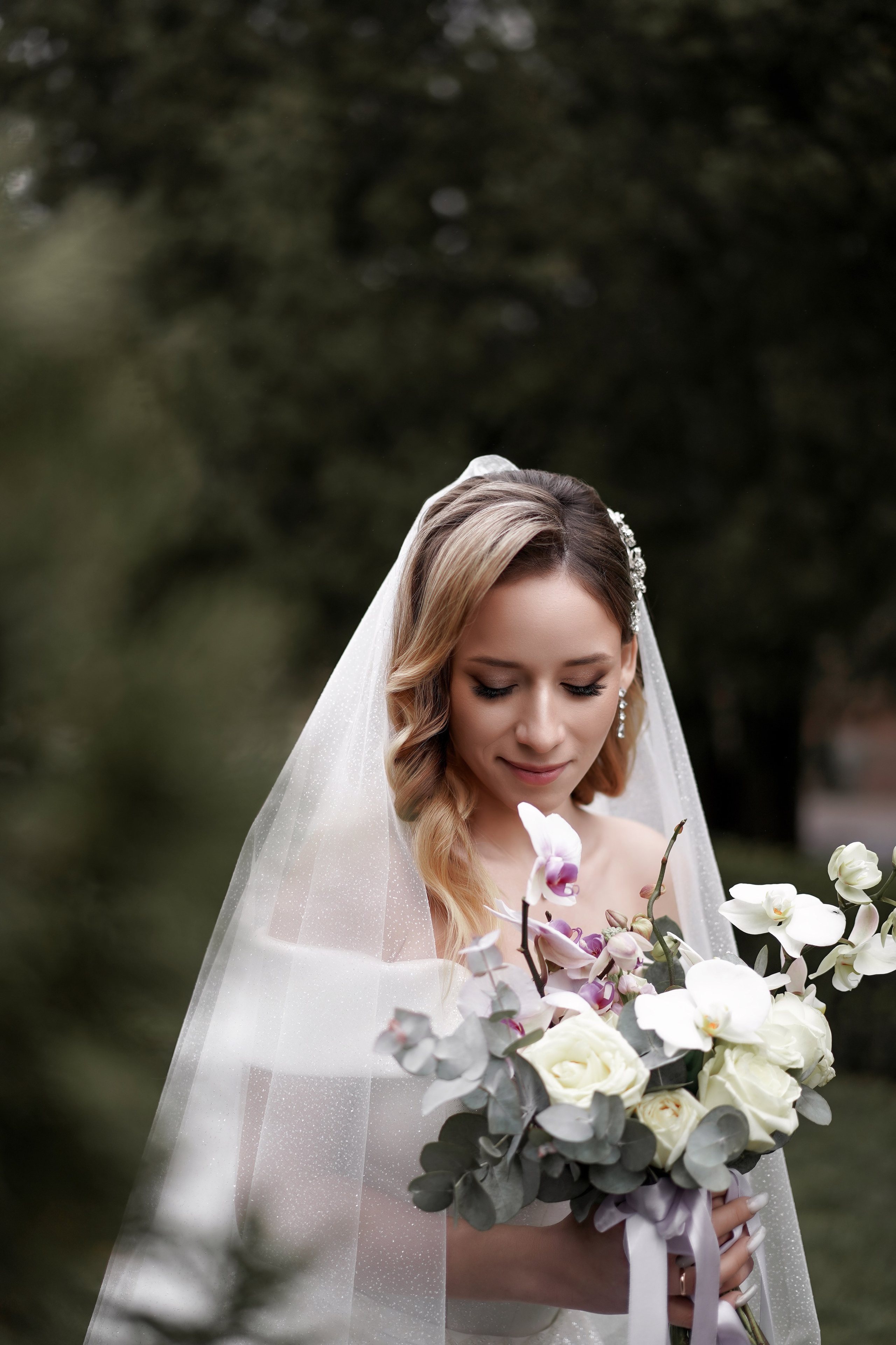 Свадебная фотосессия Сергея и Кристины в парке Максима Горького в Ростове-на-Дону. Свадебный фотограф в Ростове-на-Дону. Таинство Крещения и Венчания, семейные фотосессии. Алёна Чёботова