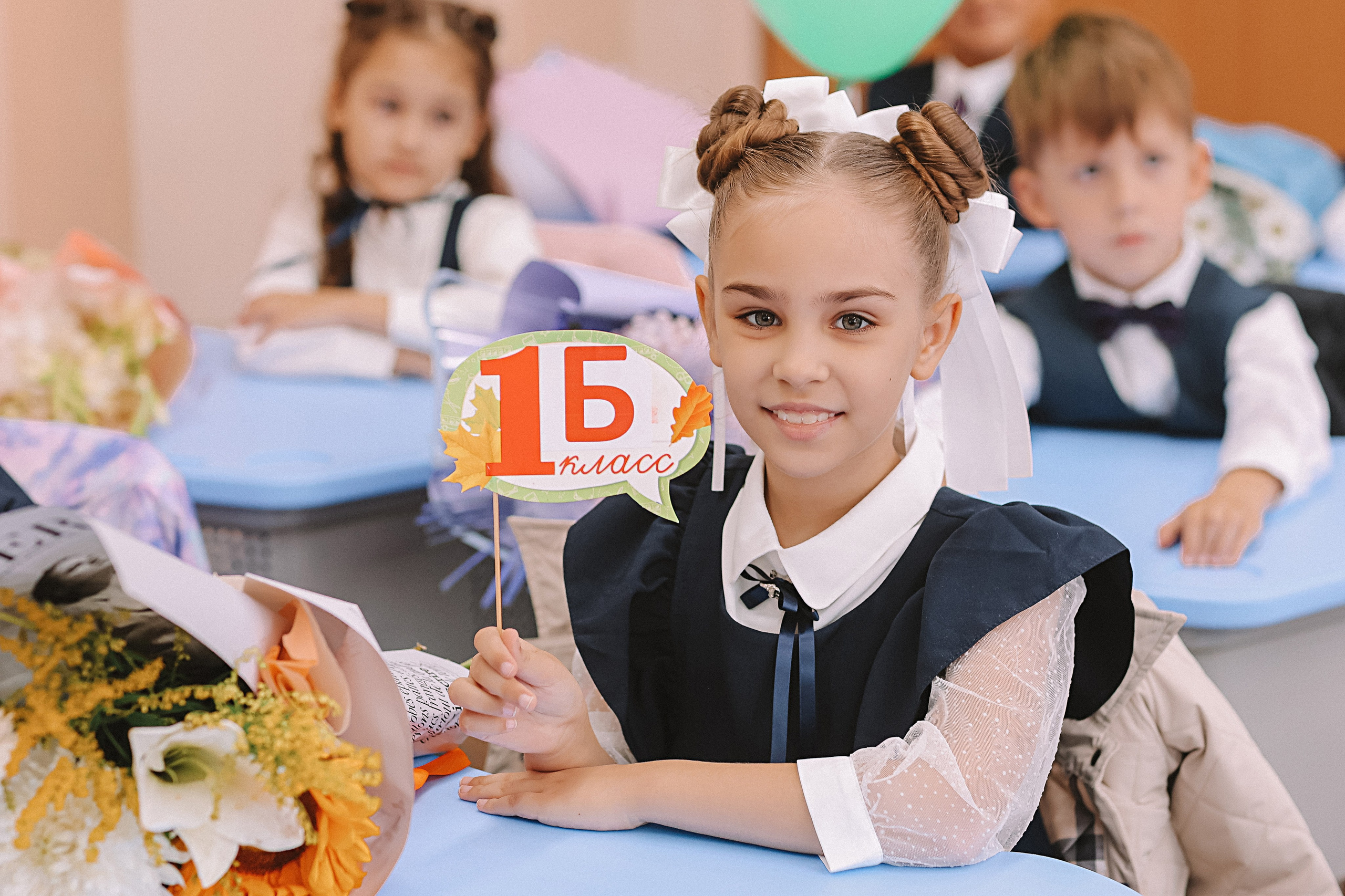 1 сентября линейка+кл час+портреты. Семейный фотограф Тюмень, фотограф на роды Салмина Мария