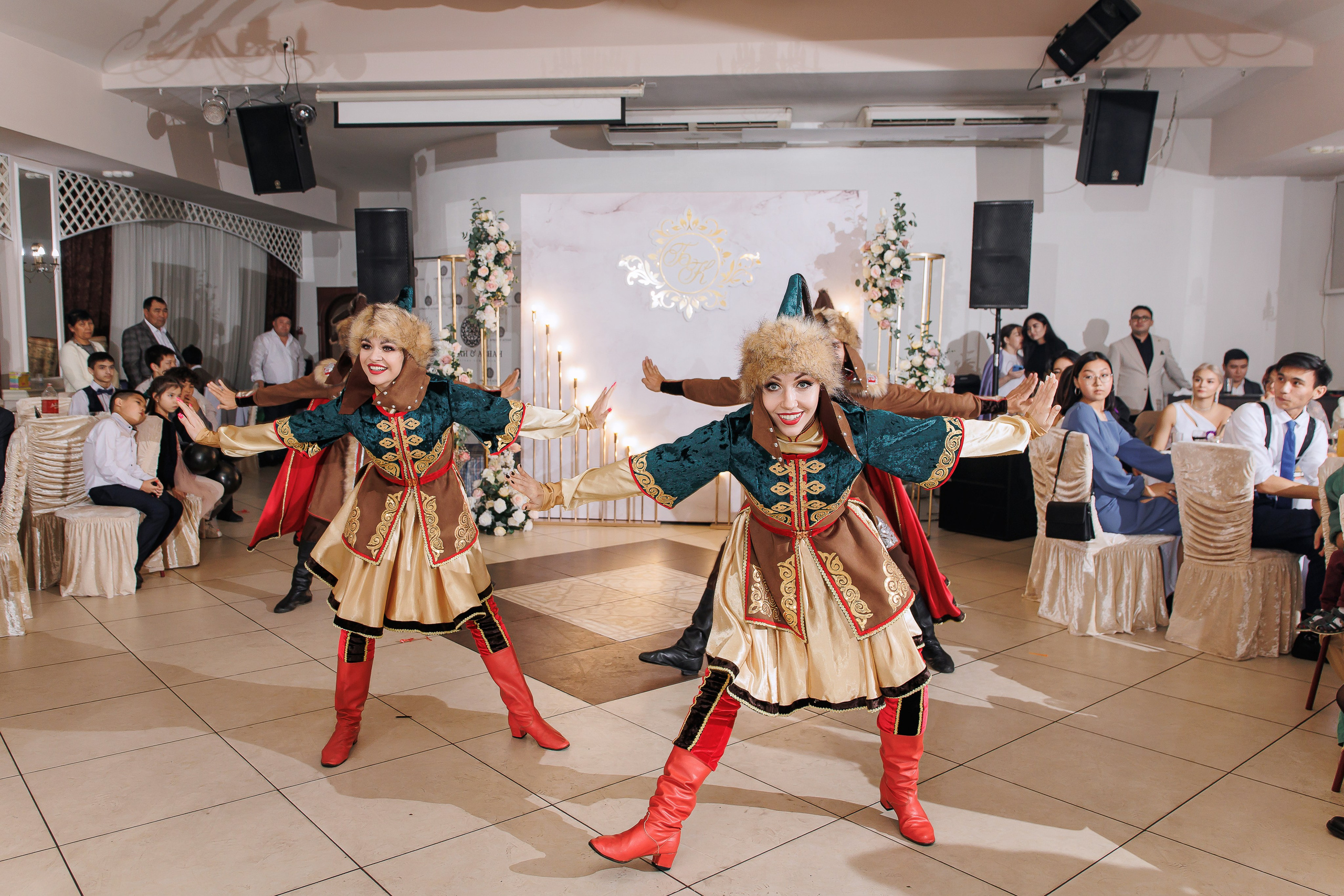 Karina & Bagdat. Anne Miller | Photographer