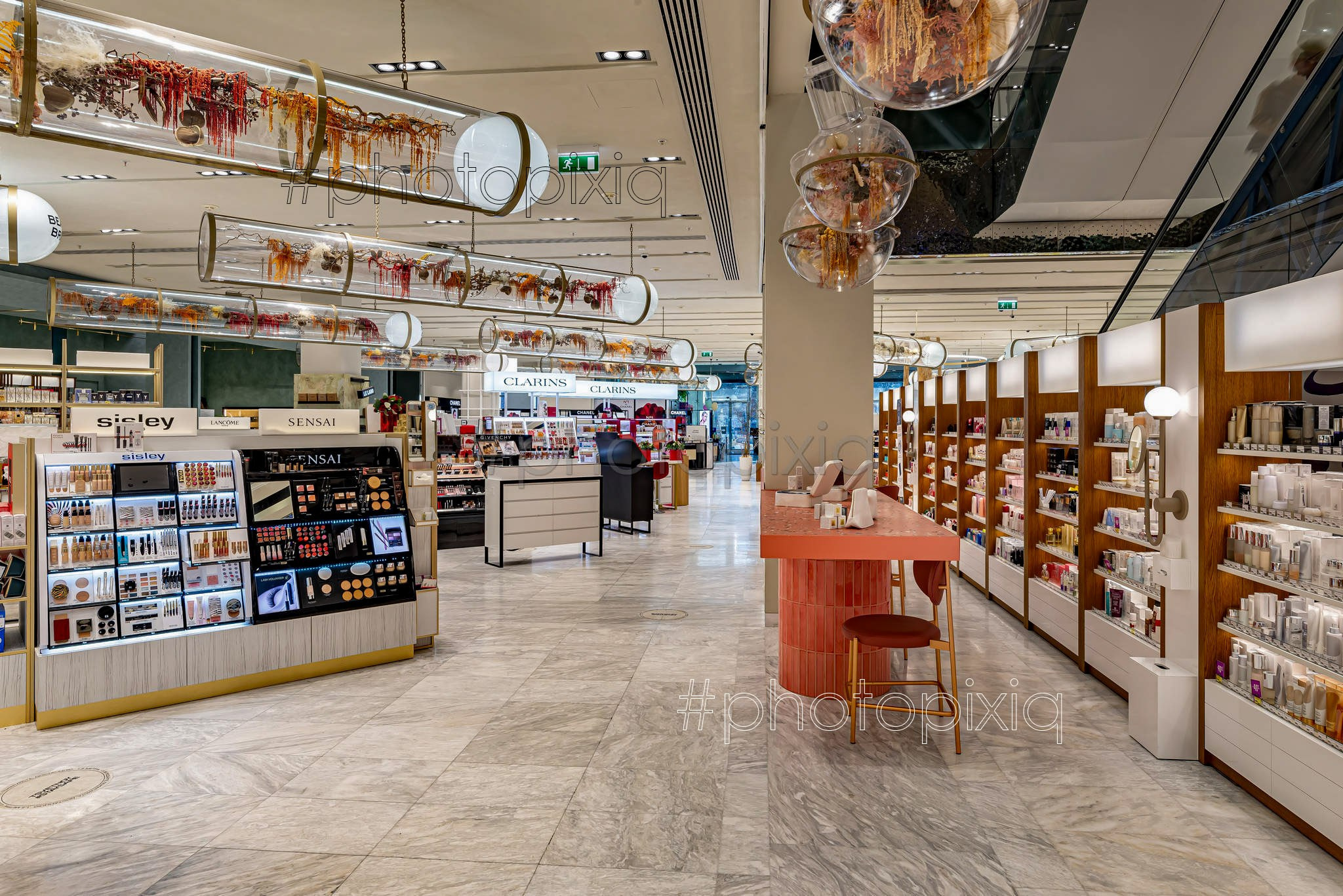 Интерьерная съёмка магазина парфюмерии и косметики Рив Гош. Интерьерная съёмка и виртуальные туры — Интерьерный фотограф Кузнецов Сергей (photopixiq)