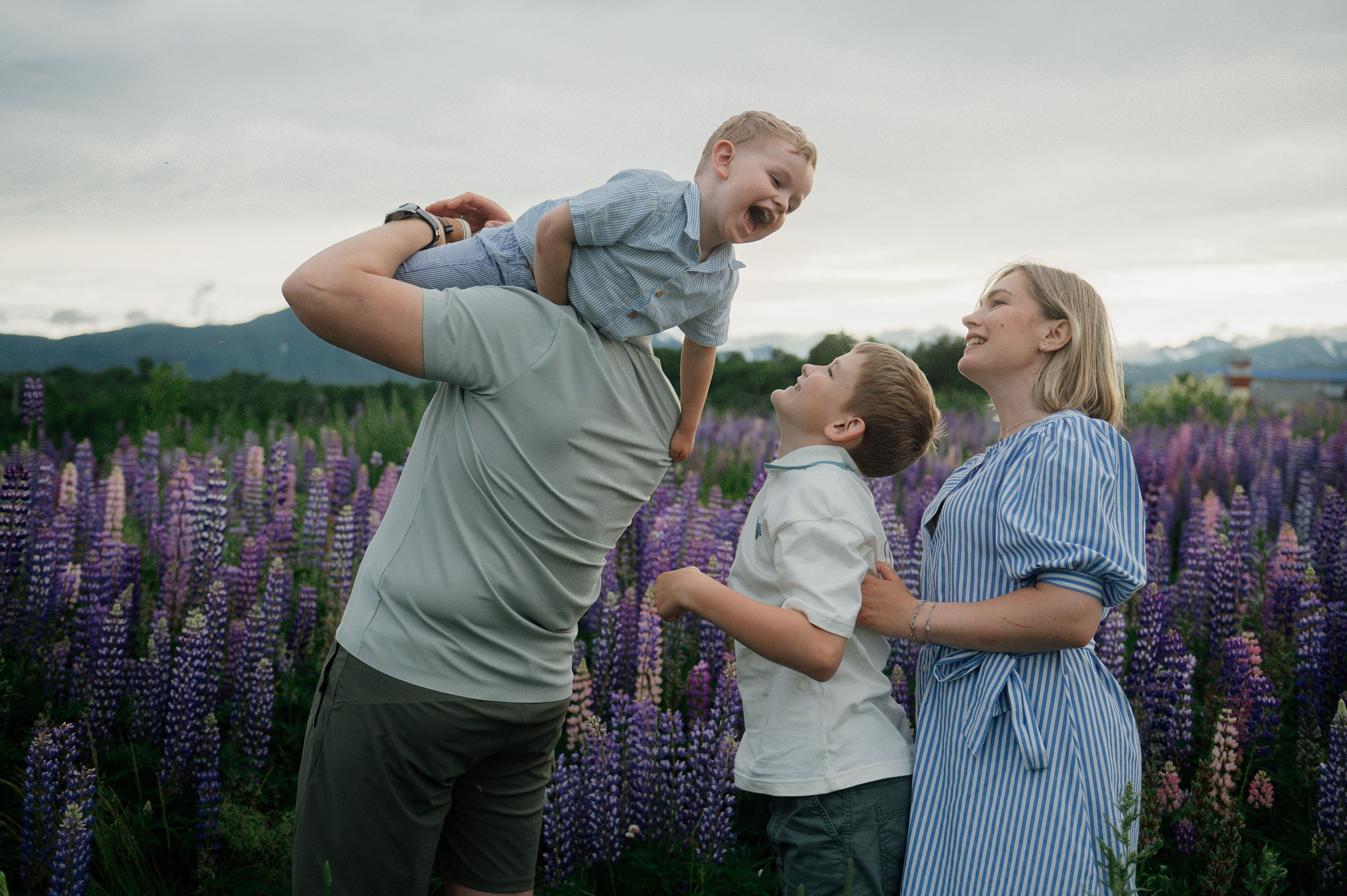Семейная прогулка. Свадебный и семейный фотограф Камчатка. Фотограф Камчатка
