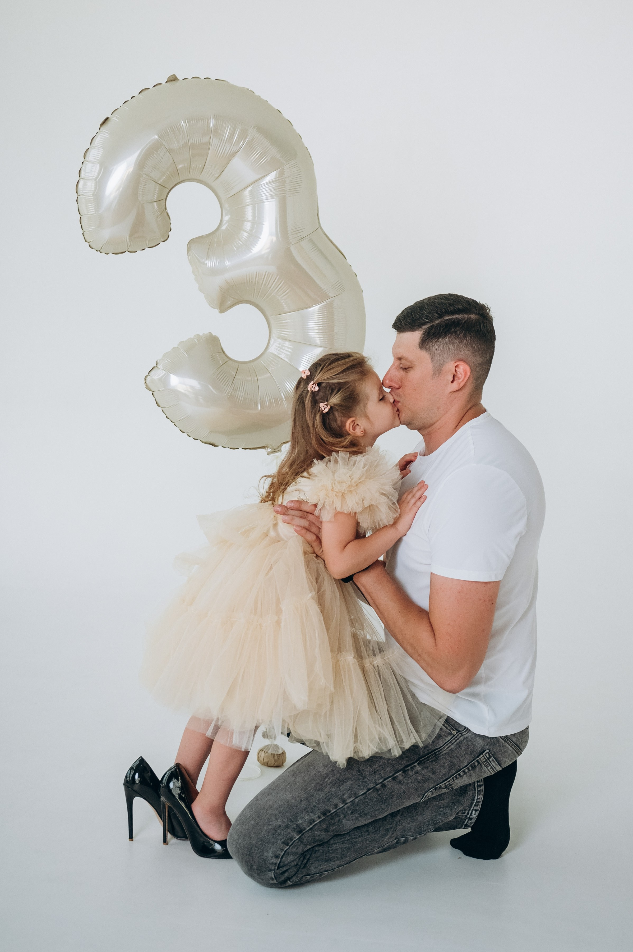 Анютка 3 года. Свадебный и семейный фотограф Камчатка. Фотограф Камчатка