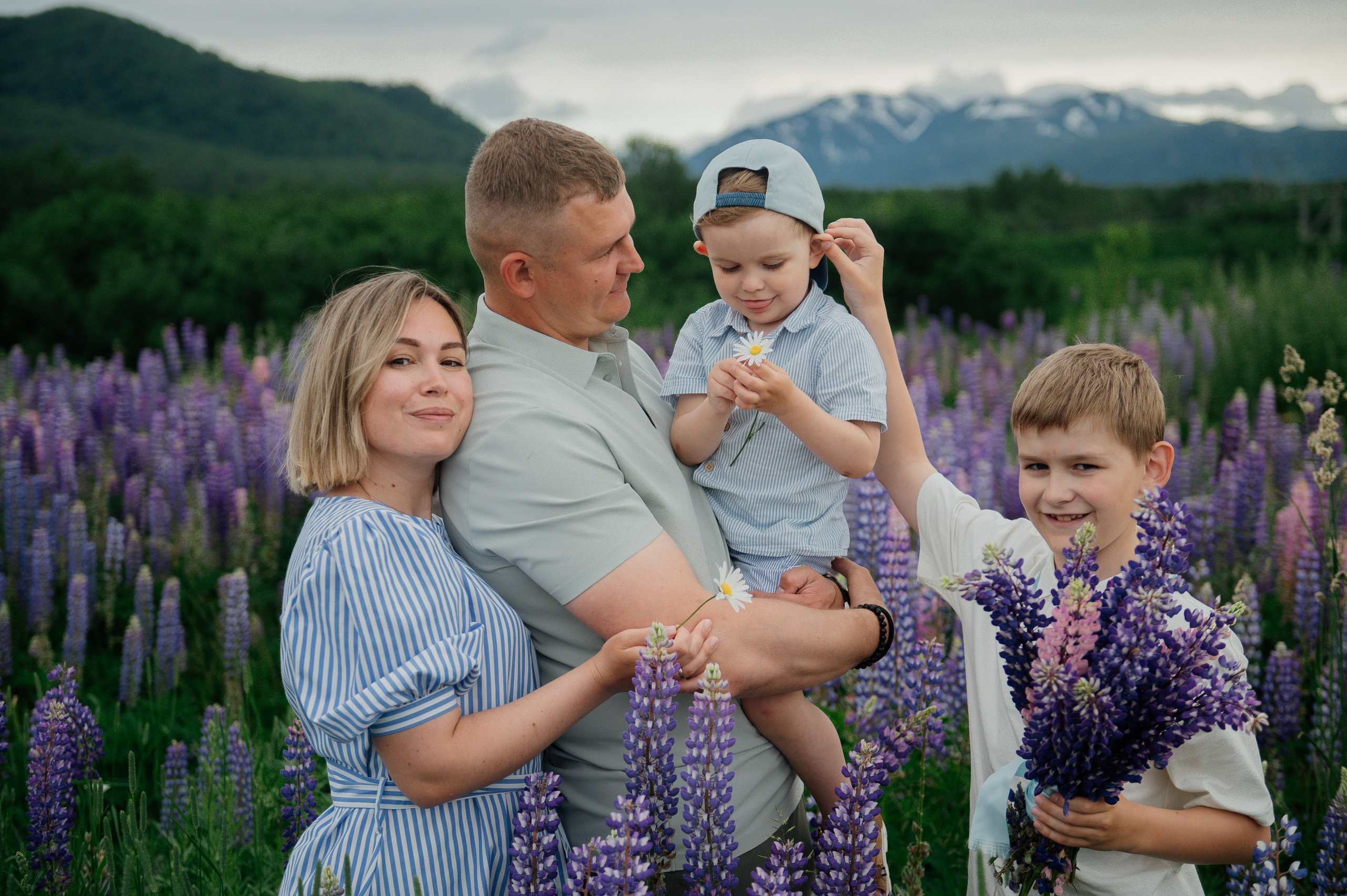 Семейная прогулка. Свадебный и семейный фотограф Камчатка. Фотограф Камчатка