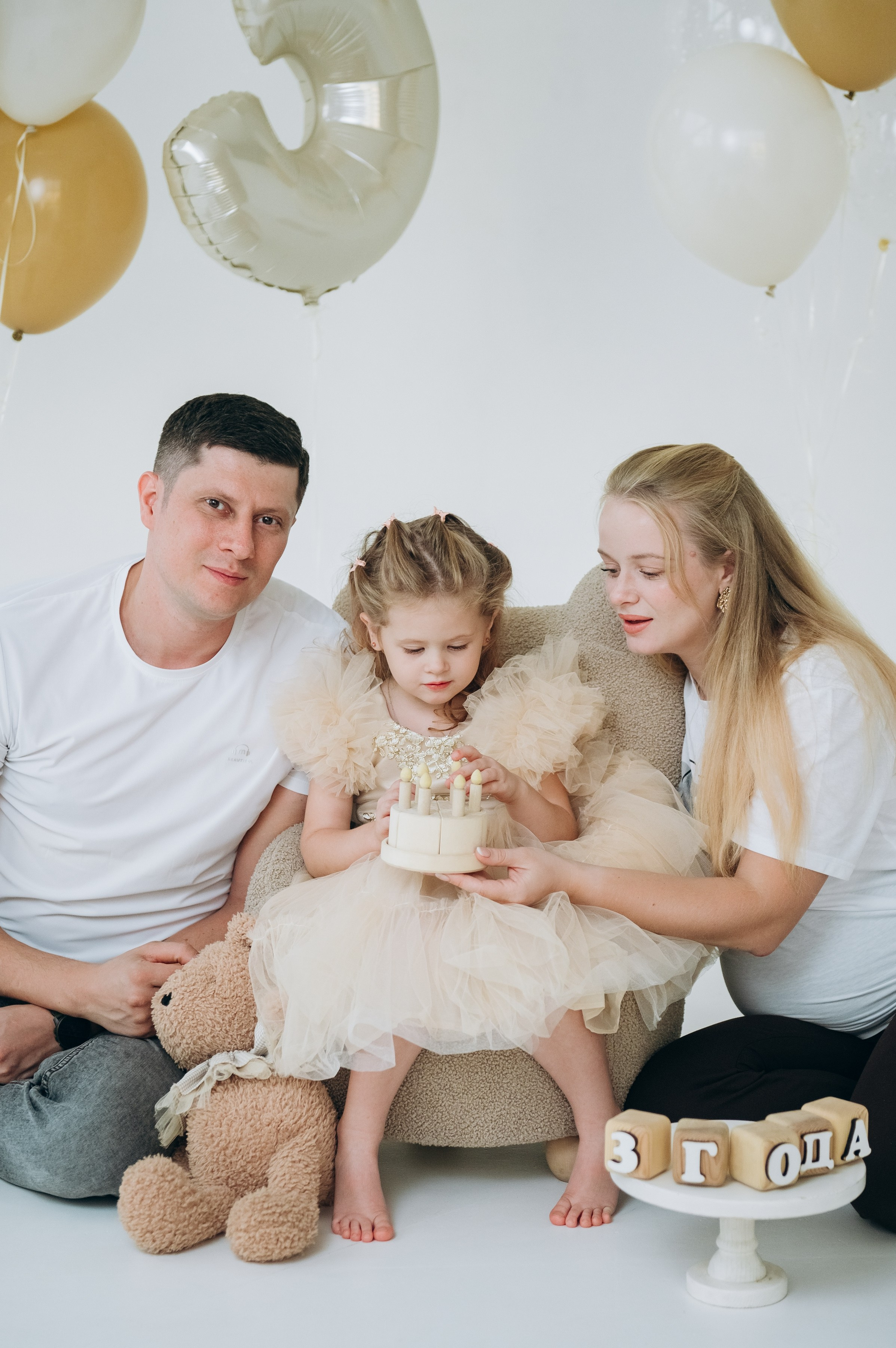 Анютка 3 года. Свадебный и семейный фотограф Камчатка. Фотограф Камчатка
