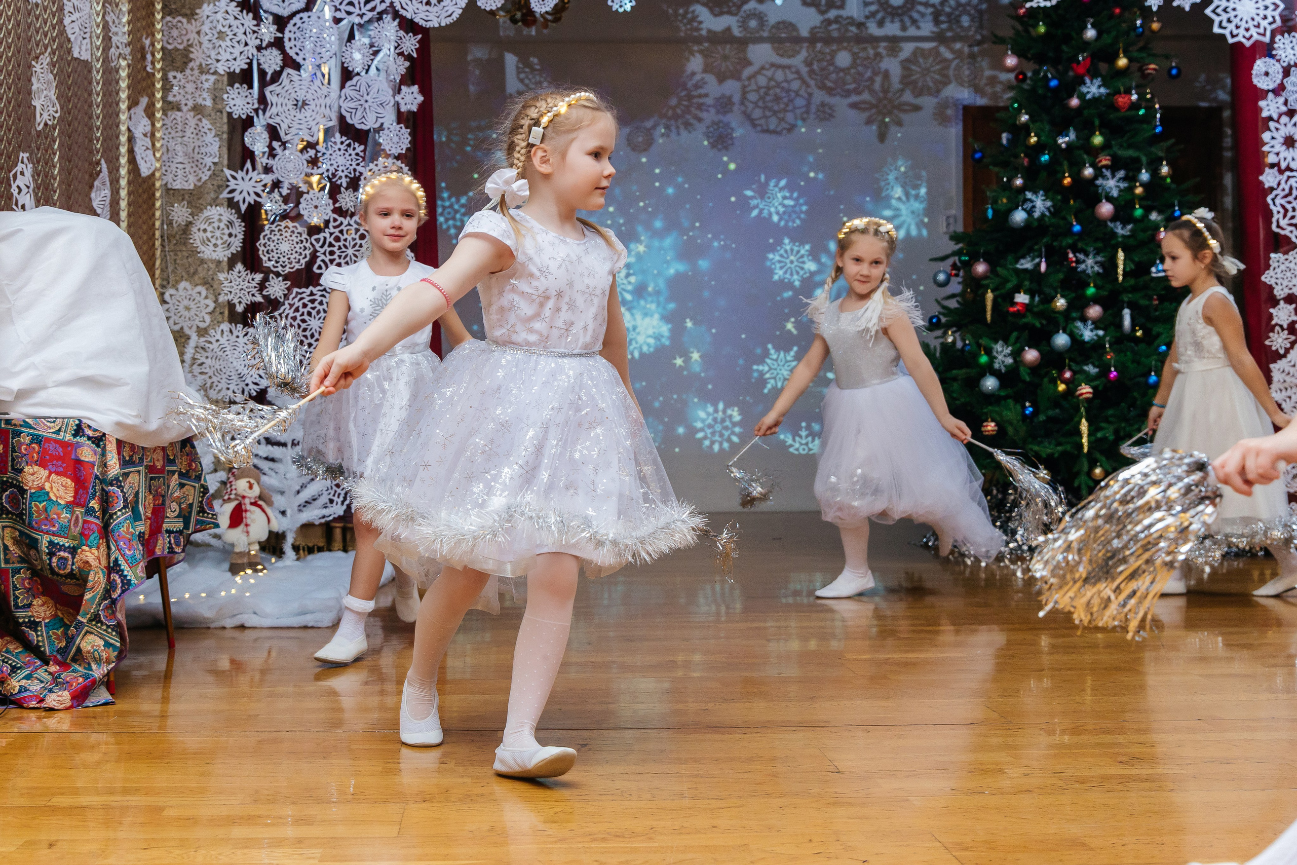 Детский сад № 93 — Утренник (20.12.2024). Свадебный и семейный фотограф Крамар Наталья