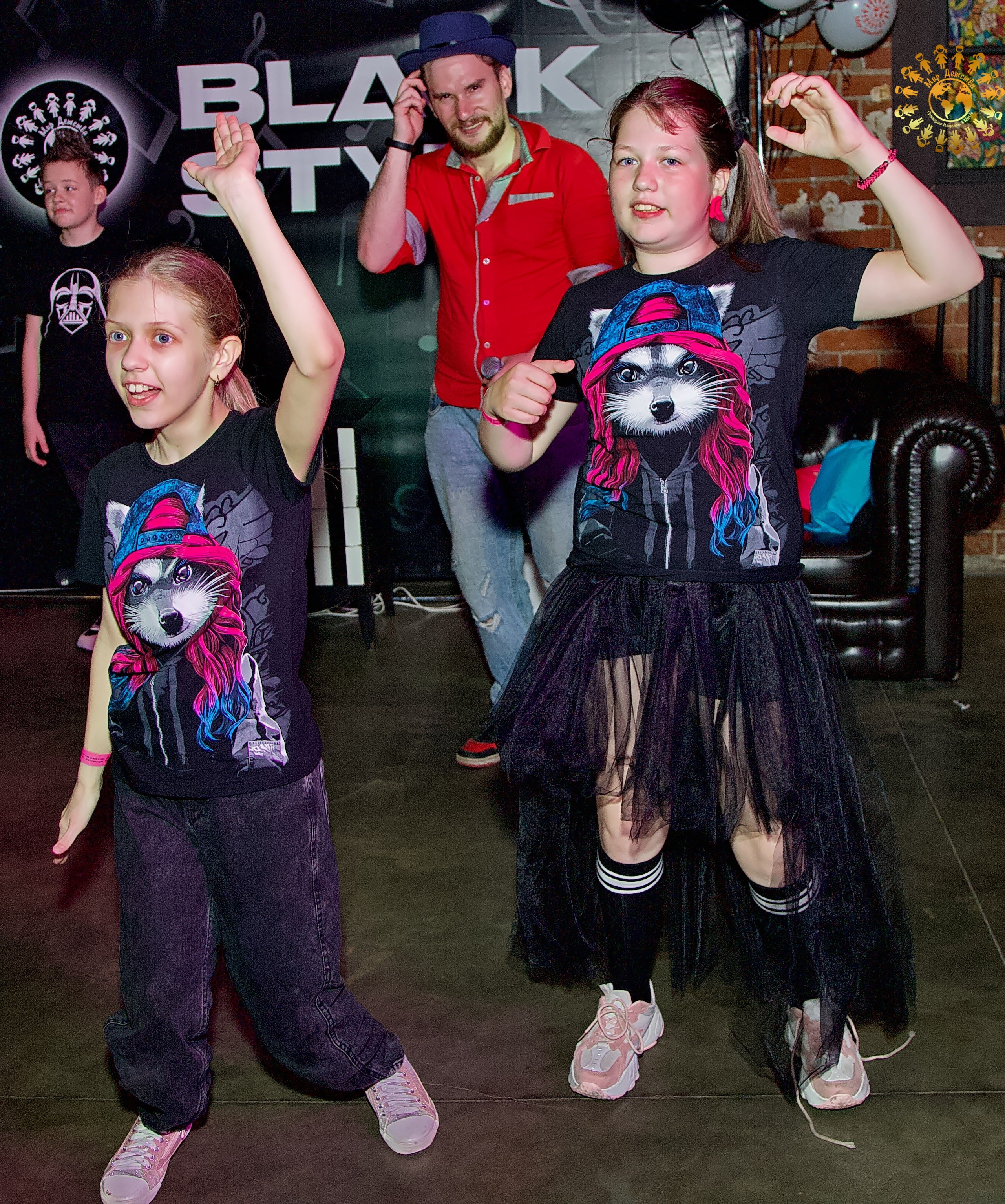 Выпускной 2023 (Школа 667, 4-й класс). Репортажная съемка в Москве и области. Анималистика