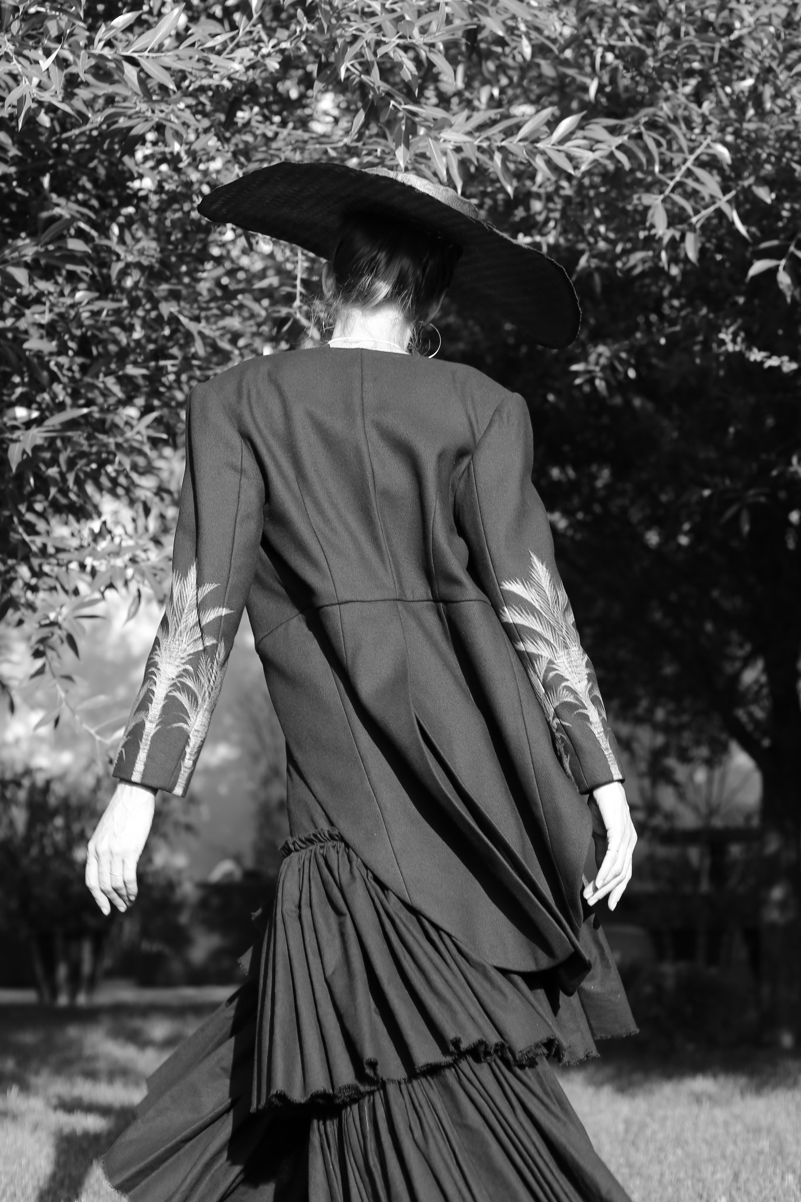 LOOKBOOK. Фешн дизайнер, фотограф, художник Яна Лазарева в Москве