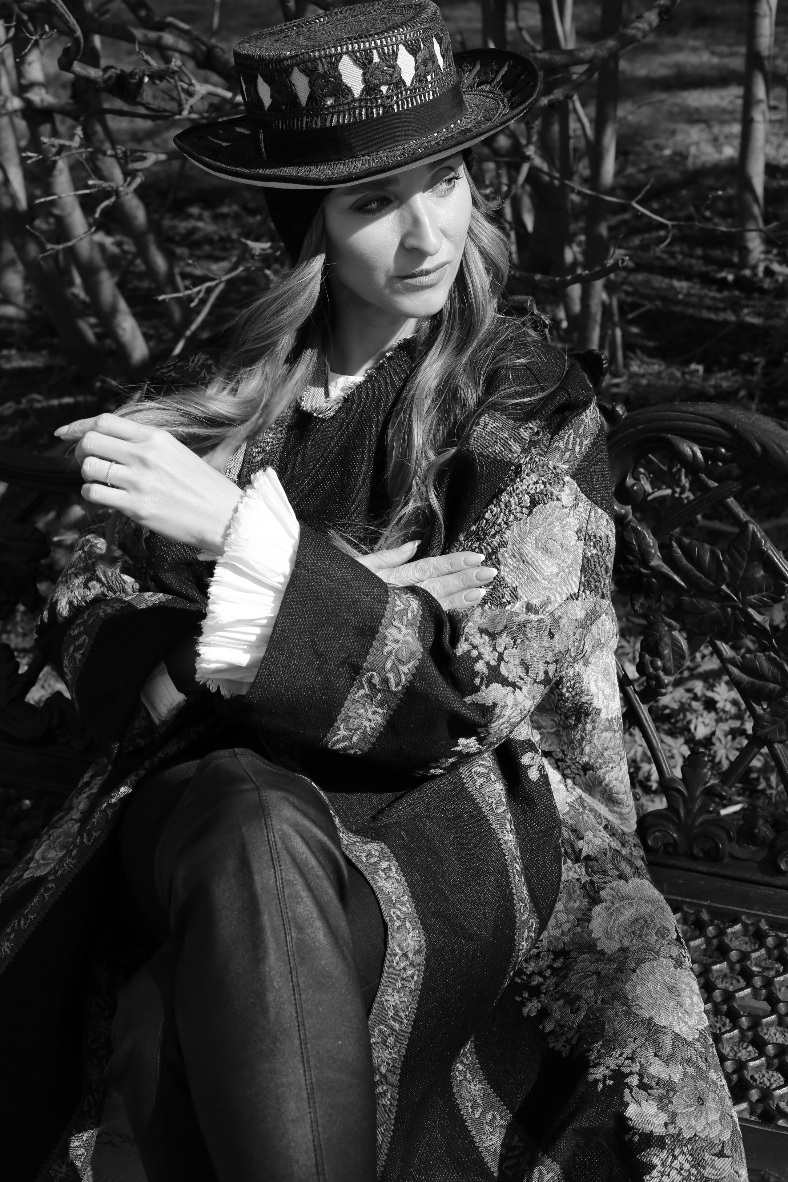 LOOKBOOK. Фешн дизайнер, фотограф, художник Яна Лазарева в Москве