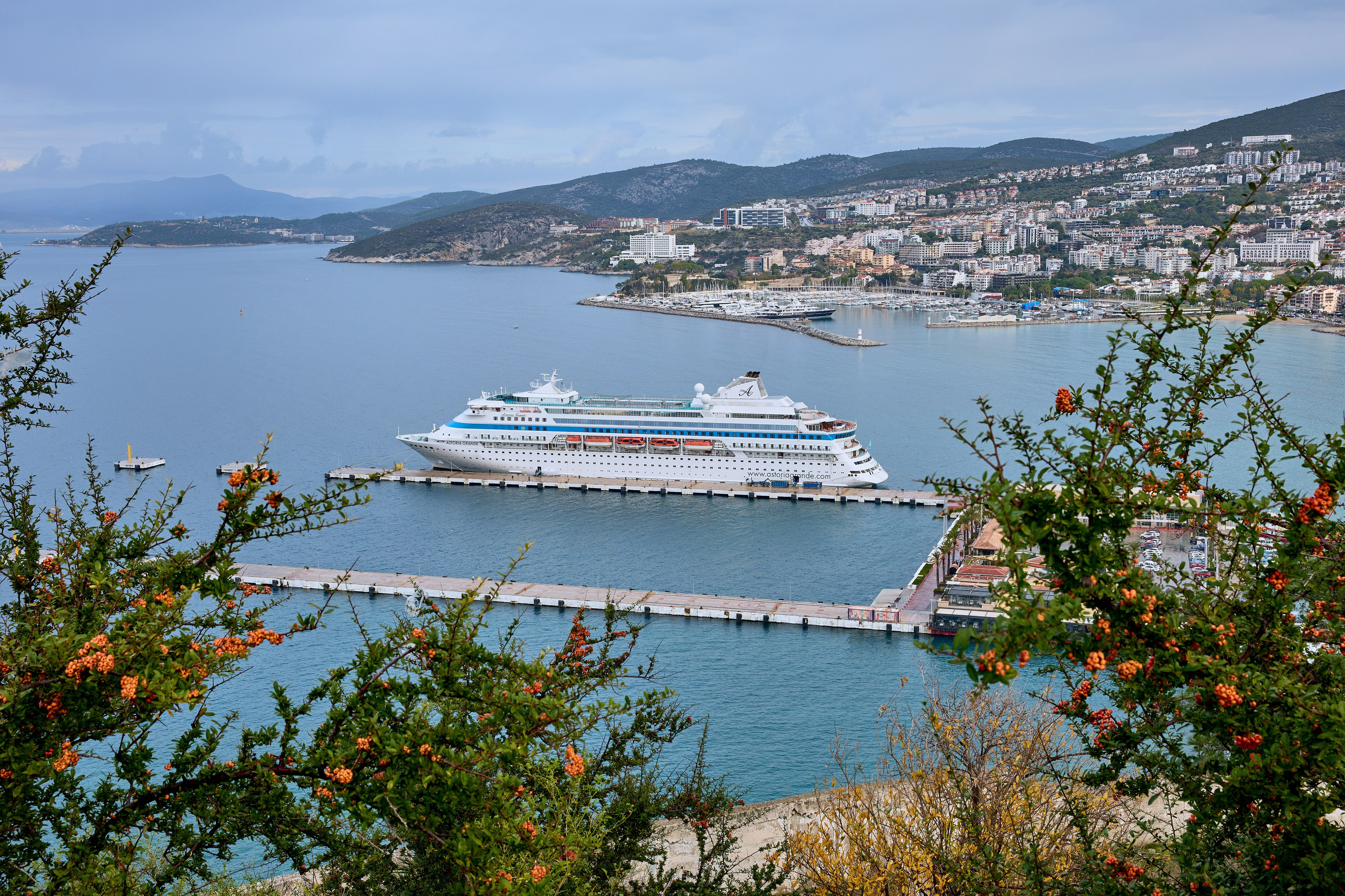 Кушадасы. Фото департамент круизного лайнера Астория Гранде