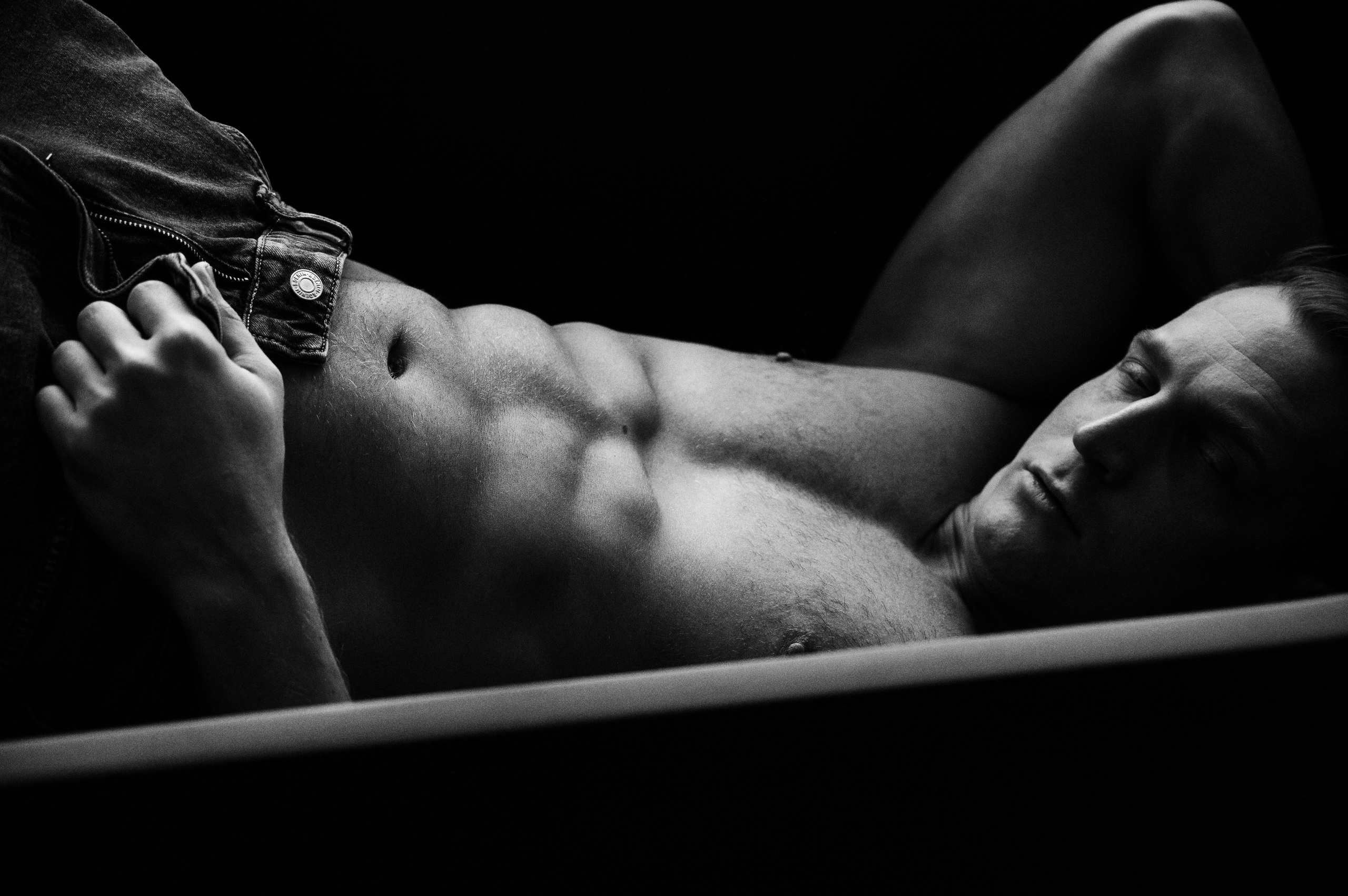 Андрей. Профессиональный фотограф беременности в СПБ. Стильные фотосессии беременности в стиле минимализм и классическая фотография