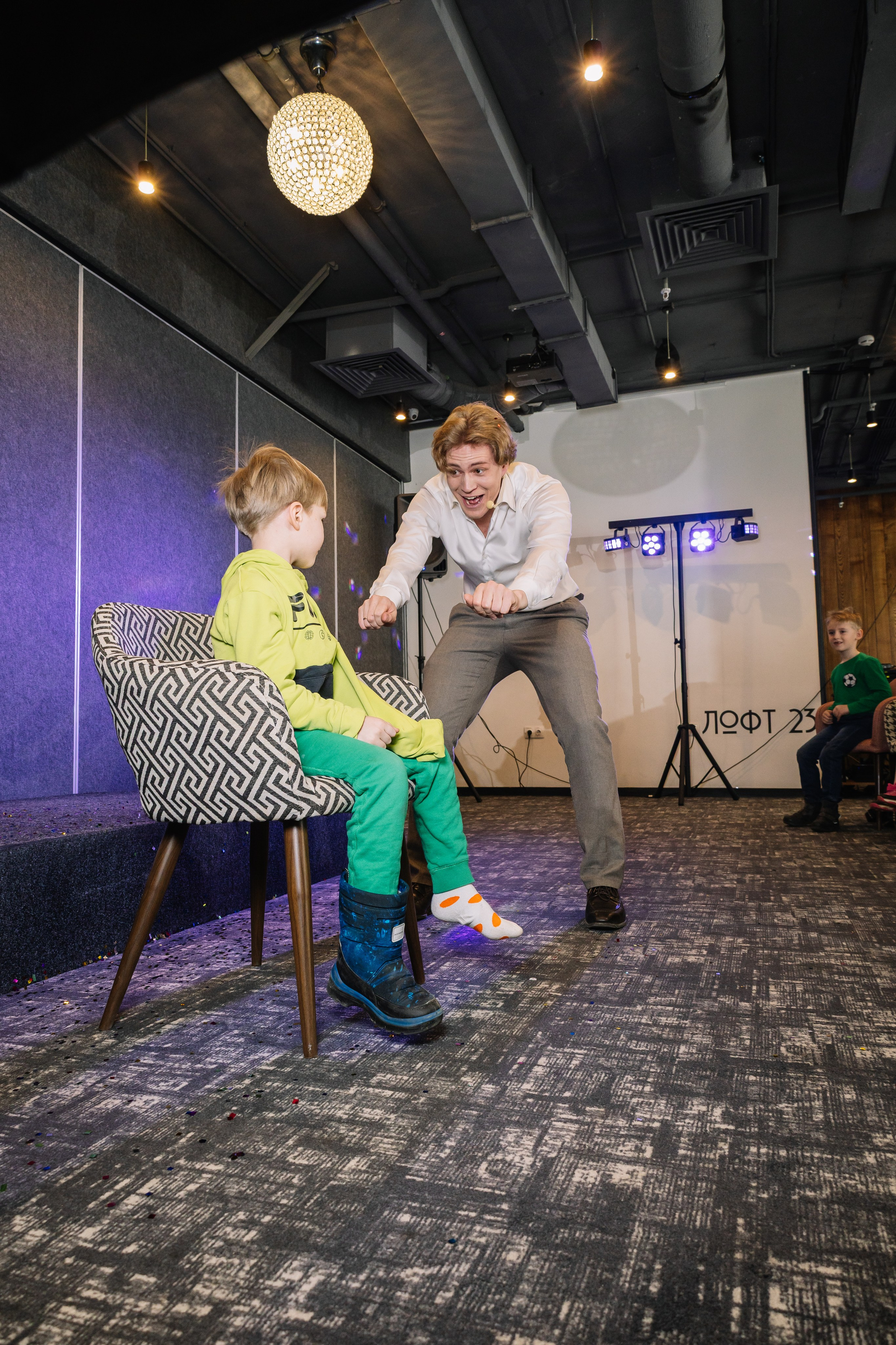 Москва. Фокусник Константин Загузин. 22.03.26. Валерия, репортажный фотограф в г. Москва и г. Владикавказ