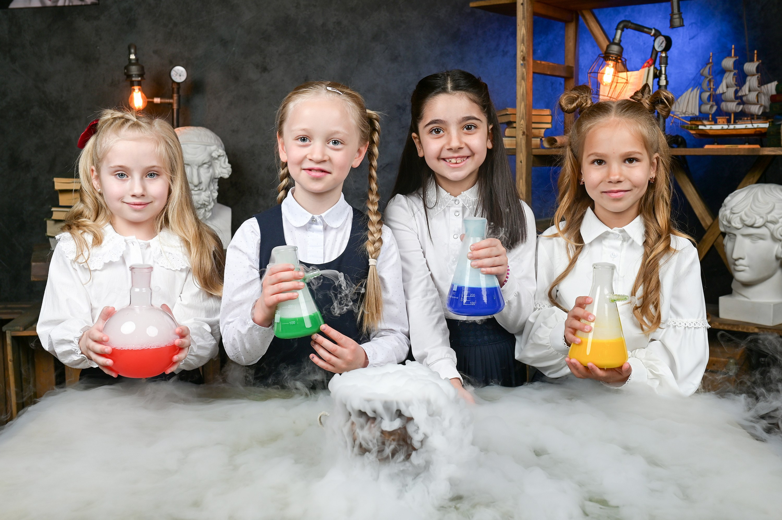 Галерея фотографий. Первая школьная фотостудия Zoom-Zoom в городе Владикавказ