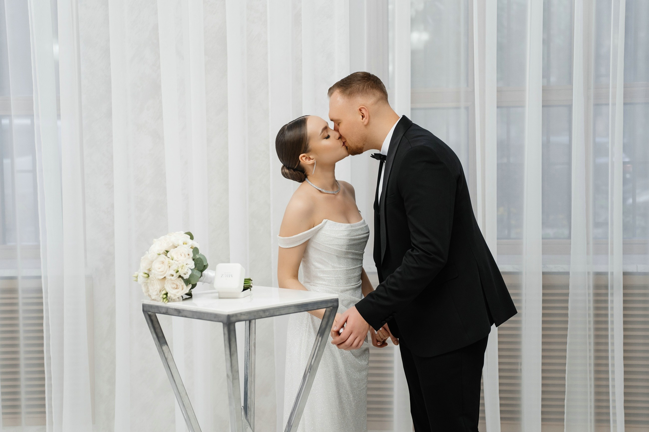 Свадебная фотосессия в парке Архангельское. Свадебный и семейный фотограф в Москве Светлана Зоткина