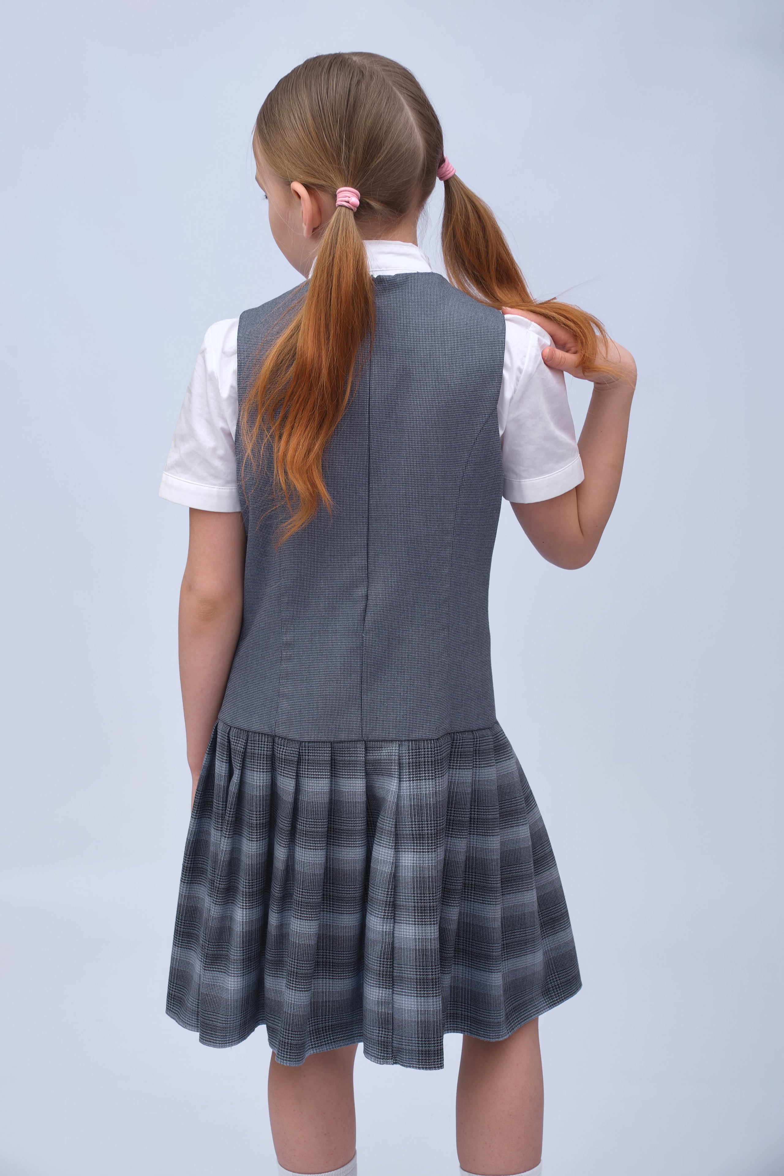 Для каталога на фоне (с моделью). Семейный и женский фотограф в Новомосковске и Узловой Михеева Татьяна