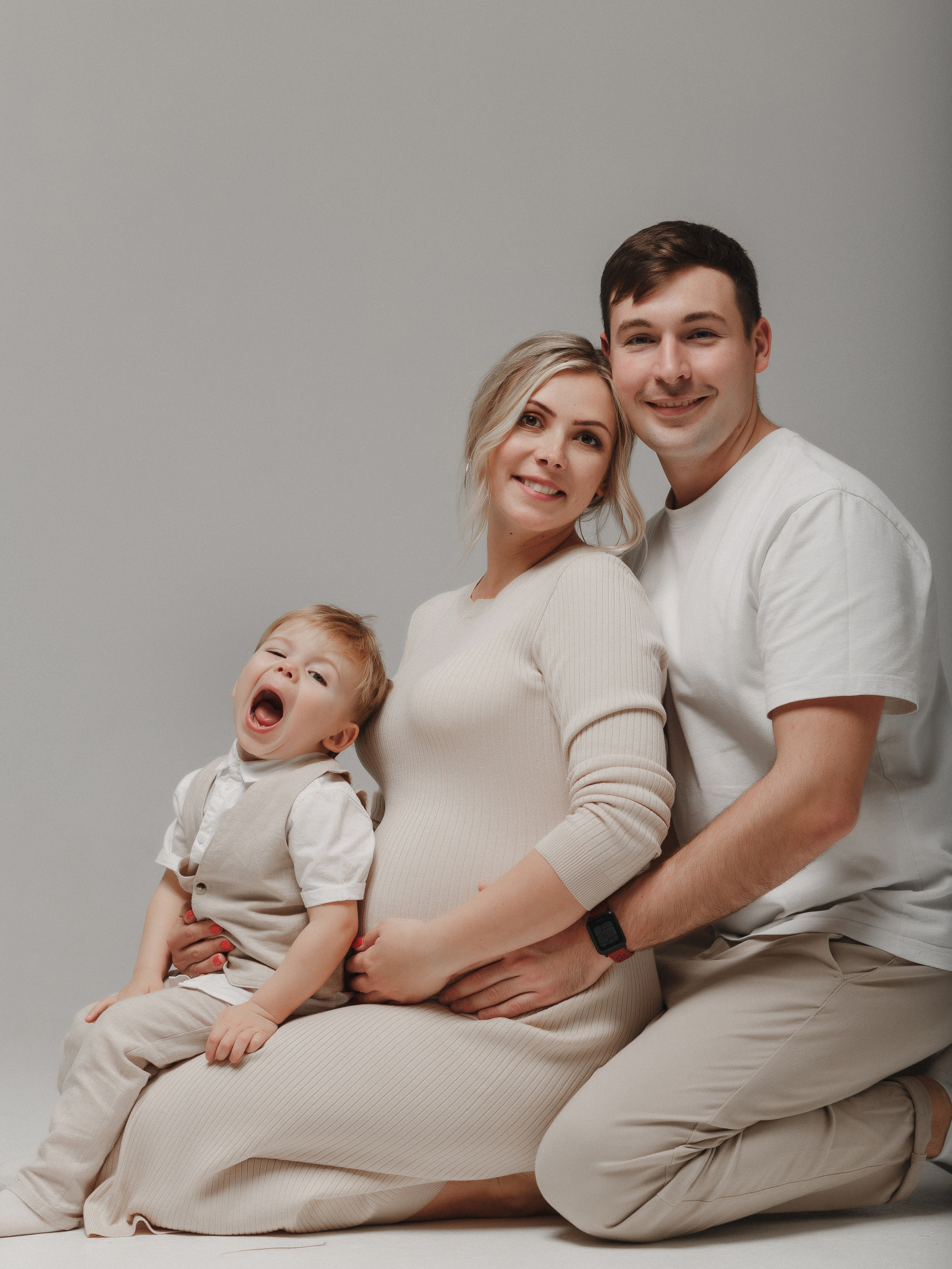 Вова, Катя и Илья в уникальной атмосфере фотостудии Таганрога. Свадебный и семейный фотограф в Таганроге Бакарюк Антон